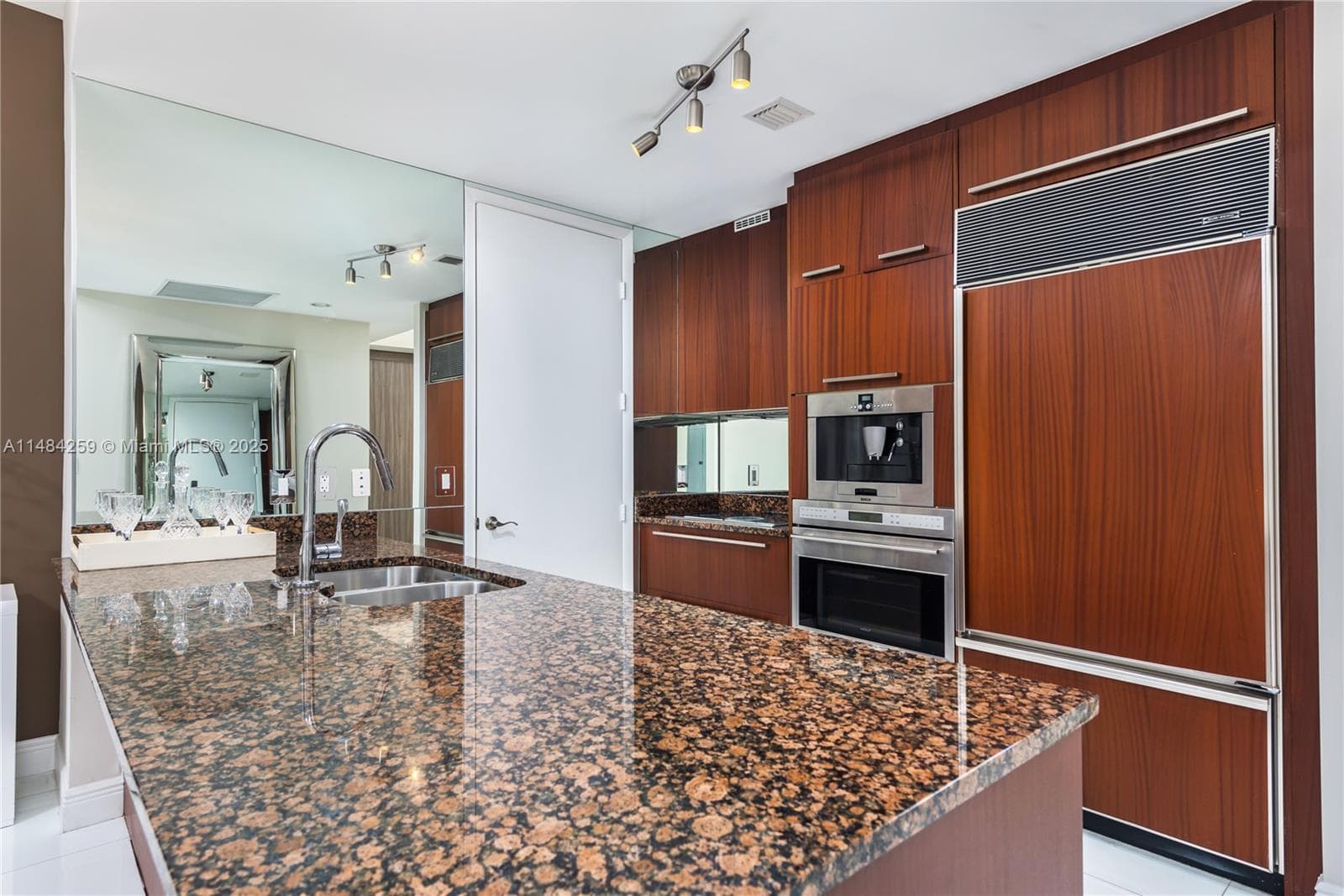 15811 Collins Ave 1702 photo 3