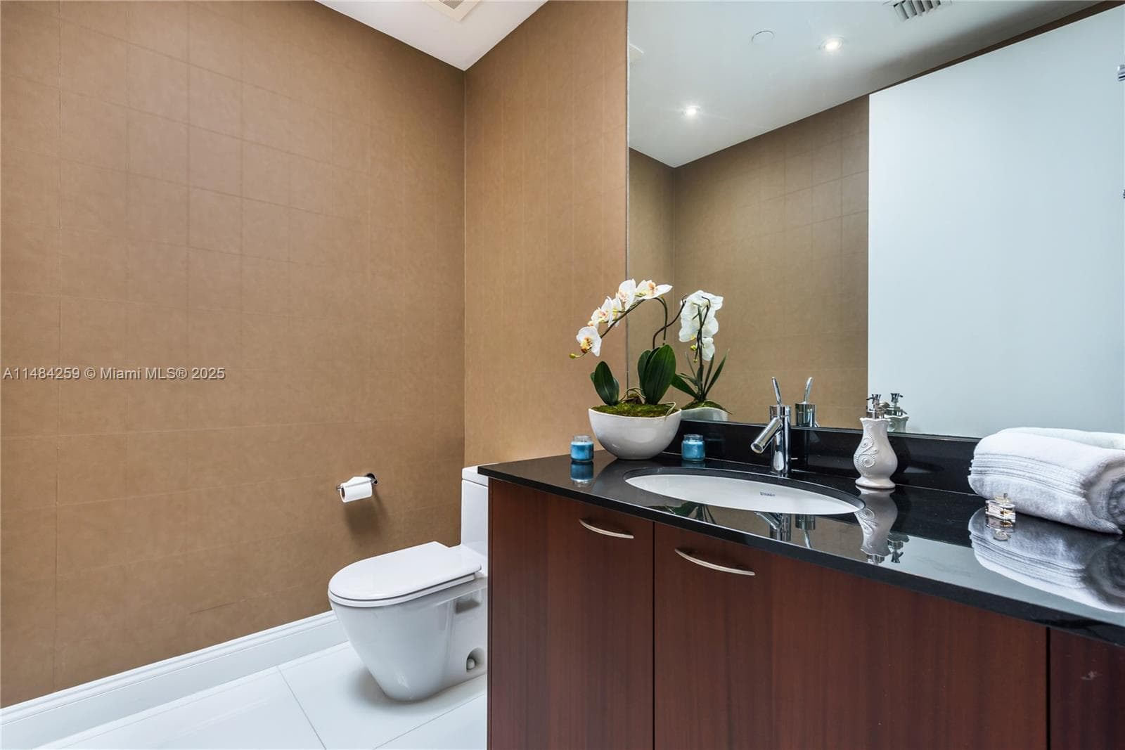 15811 Collins Ave 1702 photo 19