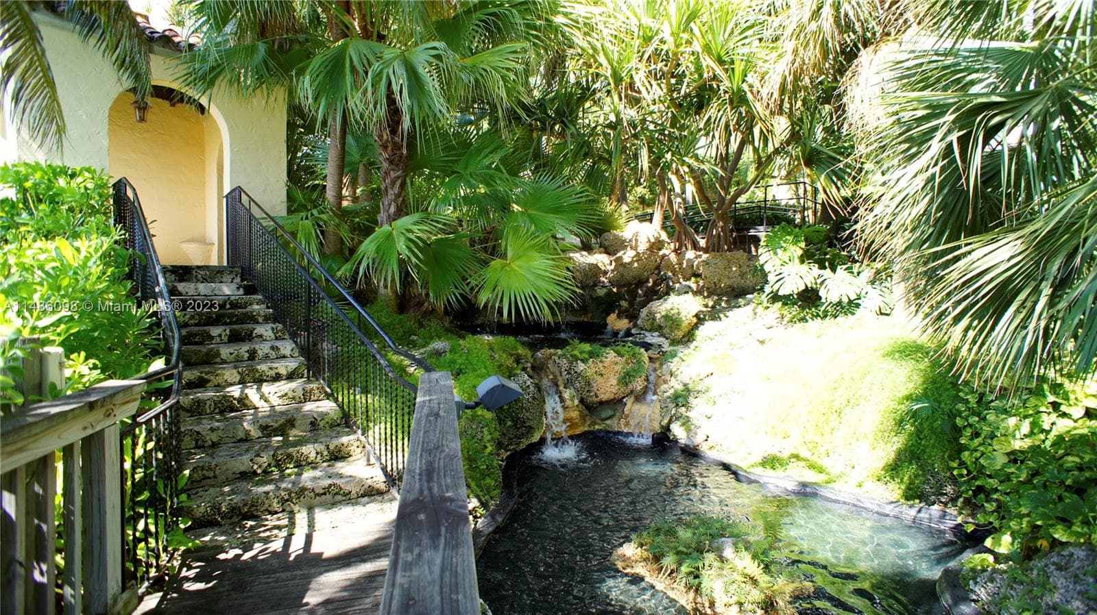 1643 Brickell Slip #5 photo 4