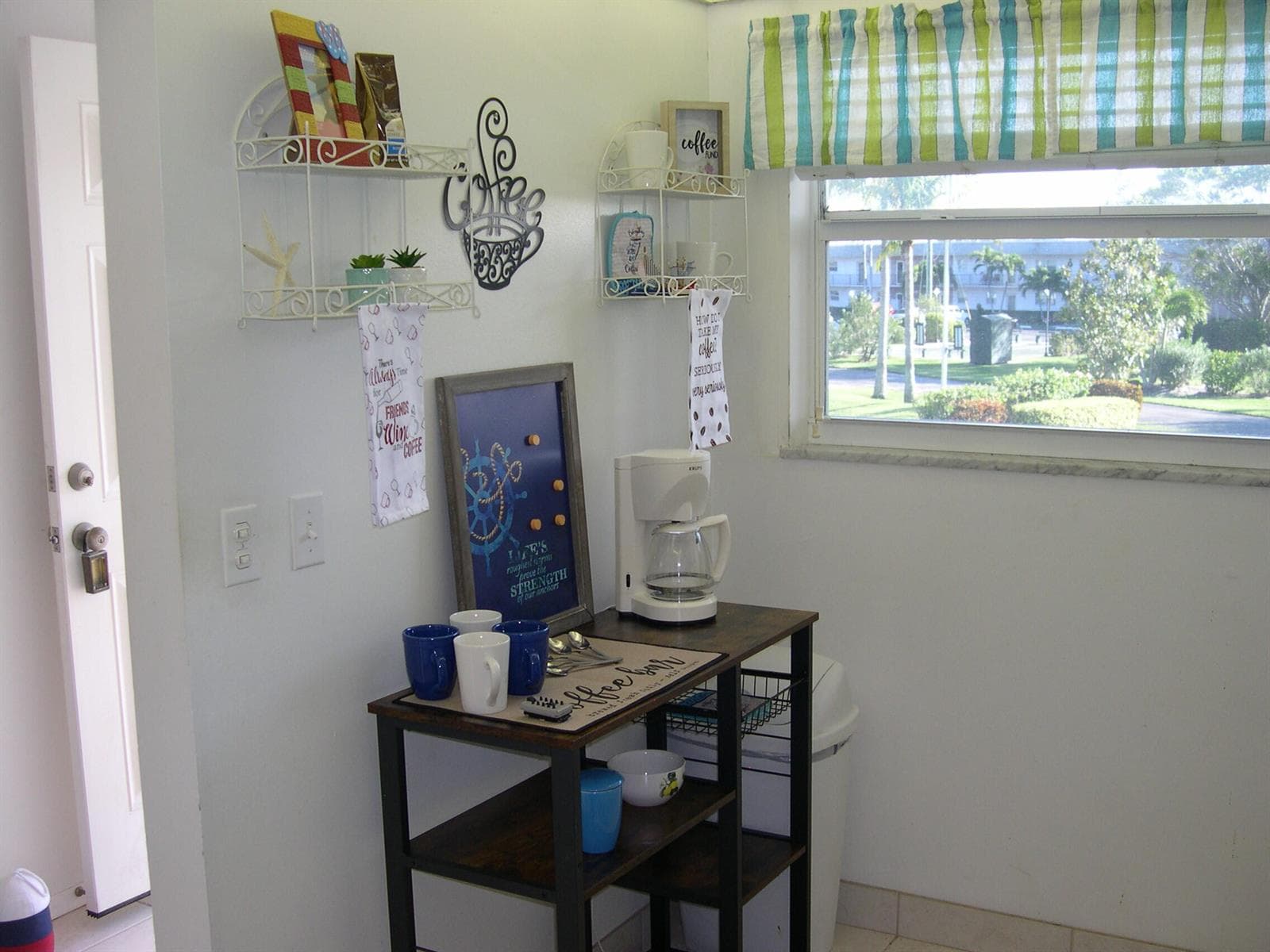 1172 Commodore Court 204 photo 9