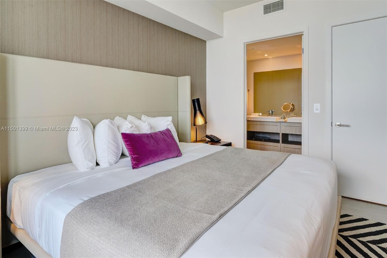 4010 Ocean Dr R2106 photo 12