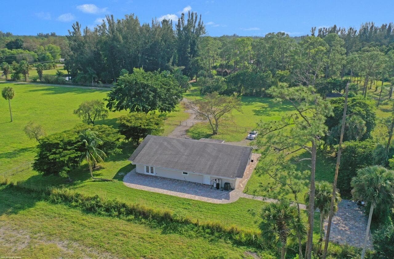 2221 F Road photo 2