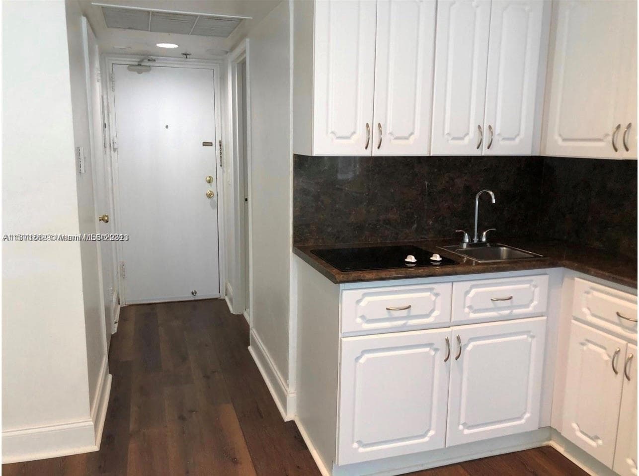 6345 Collins 732 photo 4