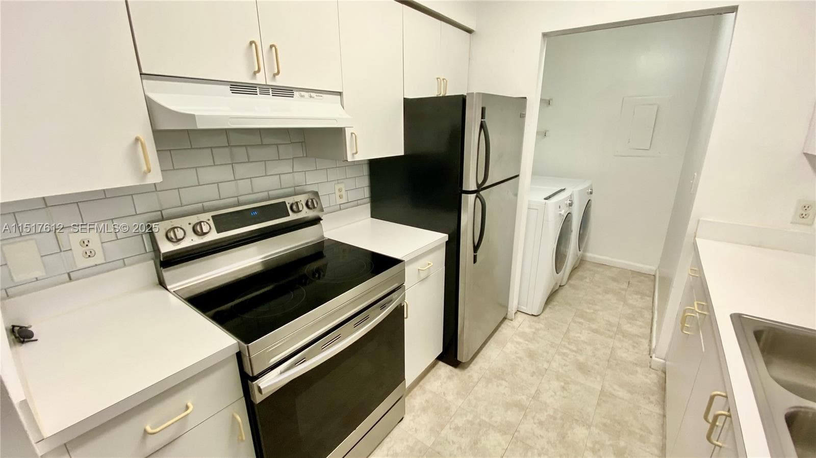 19901 E Country Club Dr 2103 photo 6