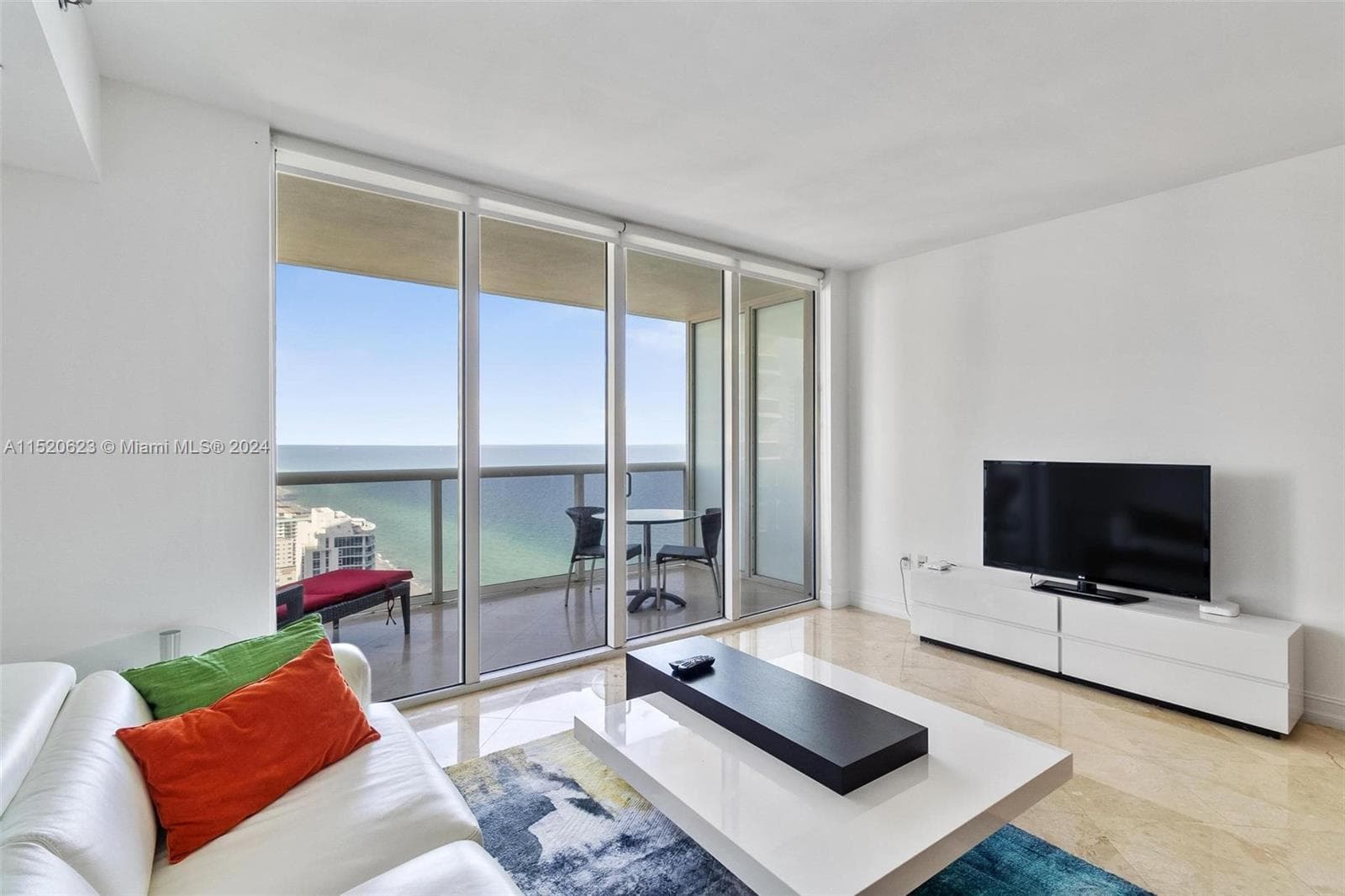 1830 S Ocean Dr 3809 photo 1