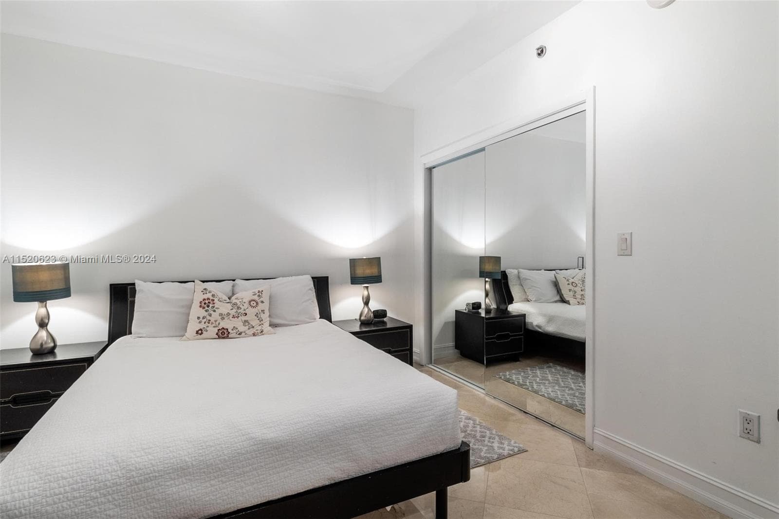 1830 S Ocean Dr 3809 photo 5