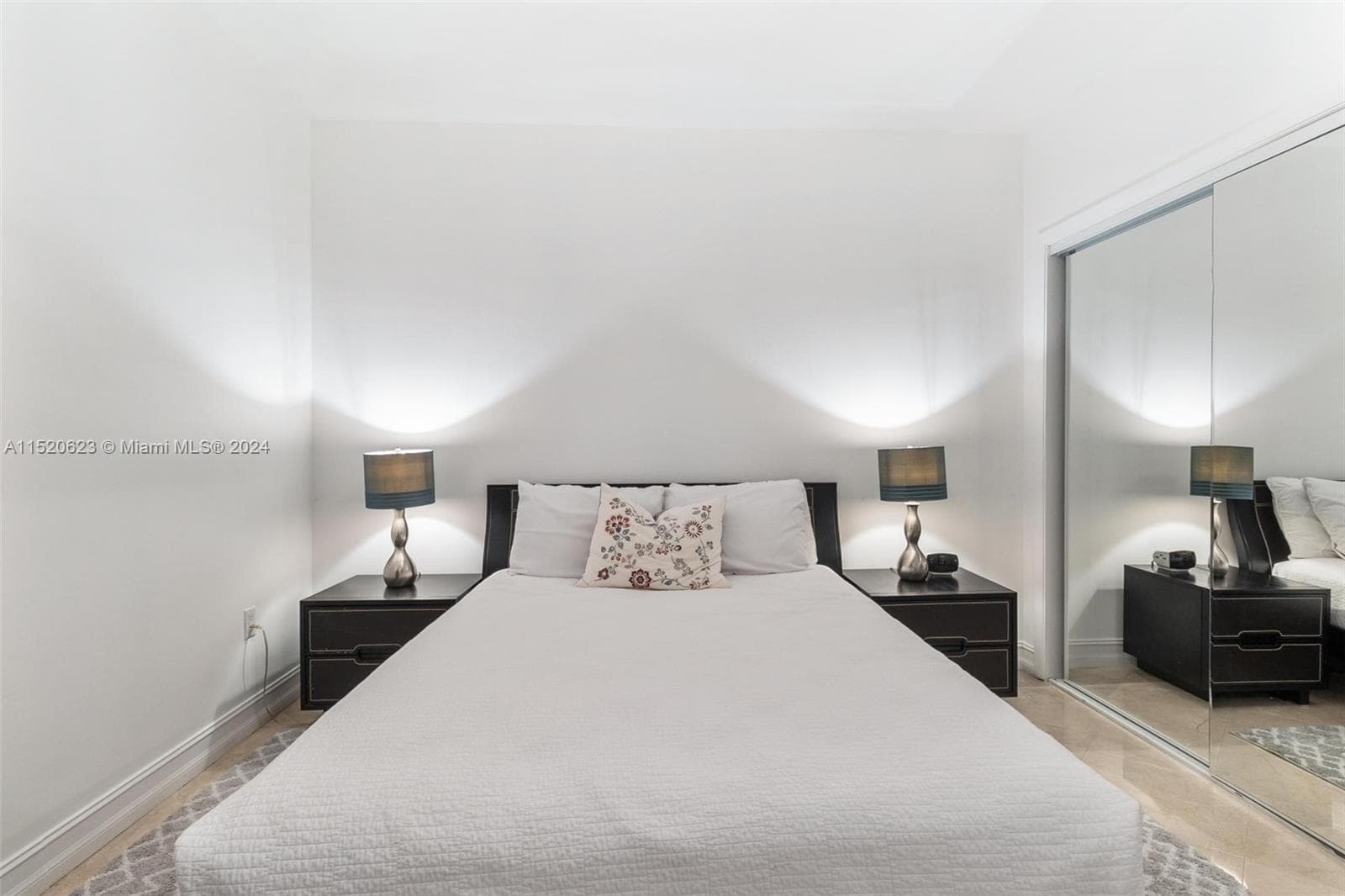 1830 S Ocean Dr 3809 photo 4
