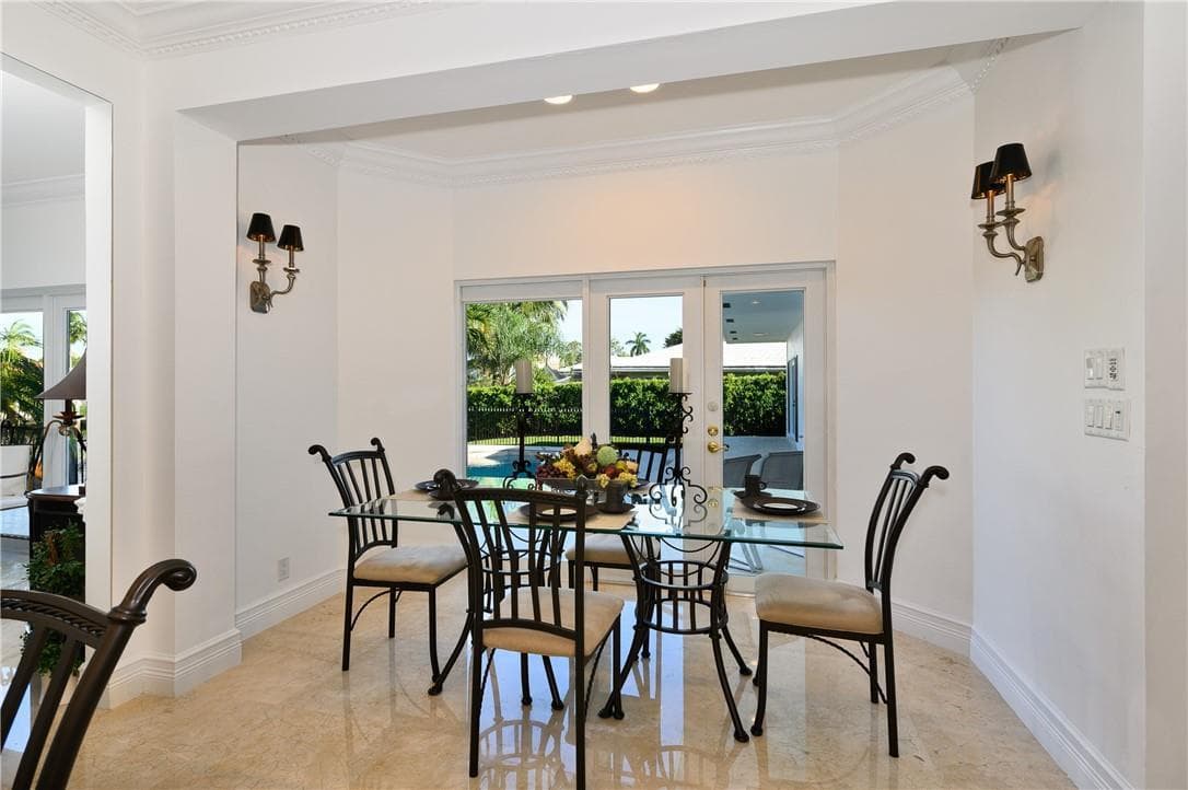 2 Compass Lane photo 17
