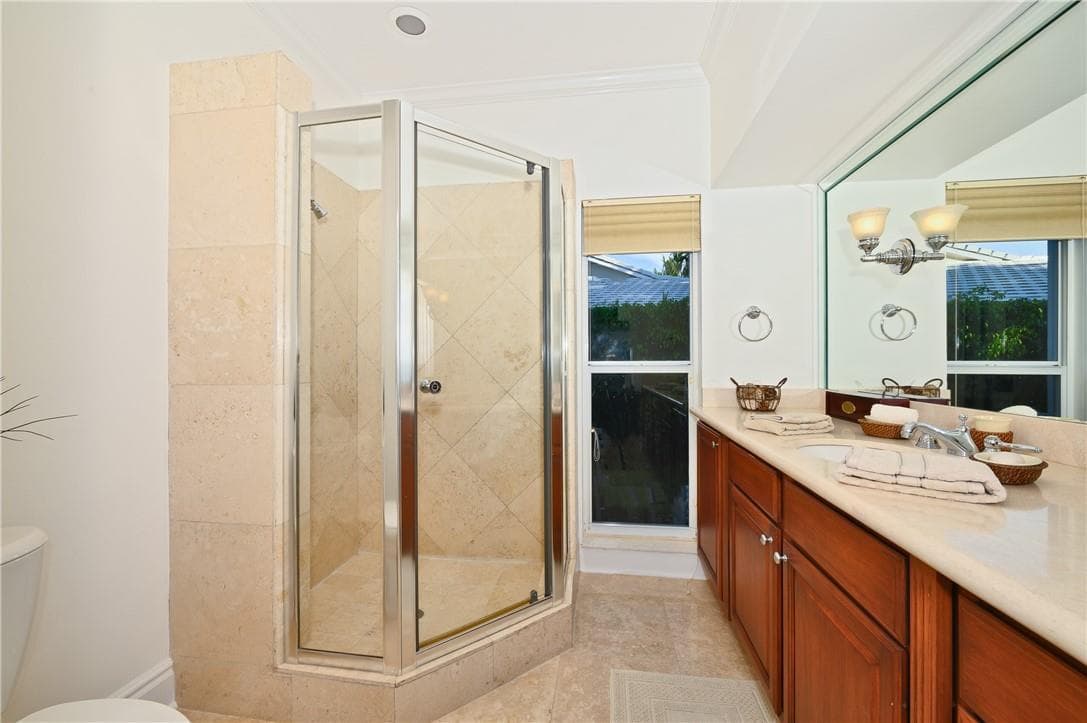 2 Compass Lane photo 20