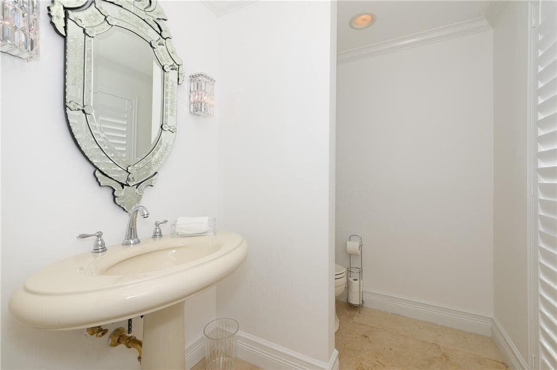 2 Compass Lane photo 10