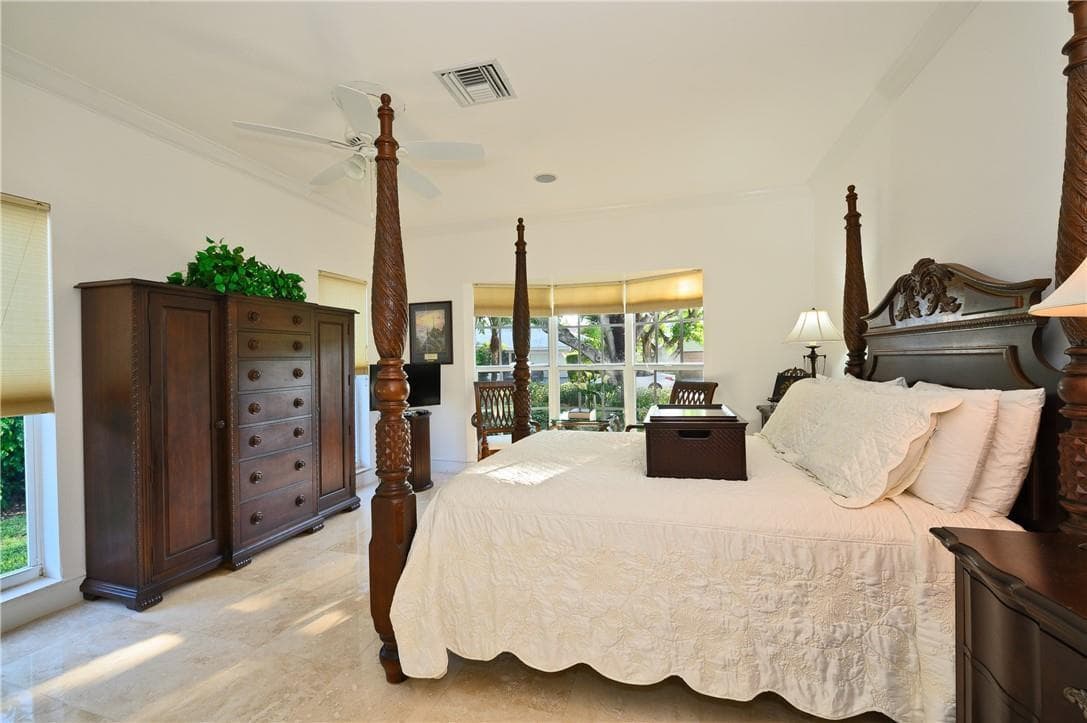 2 Compass Lane photo 19