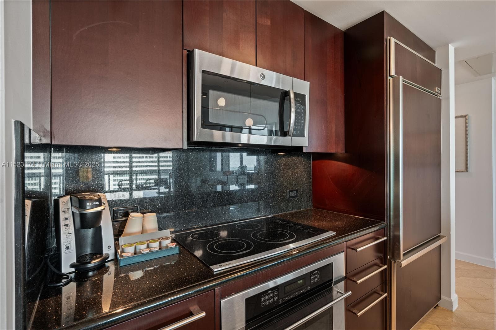 4391 COLLINS AV 1007 photo 16