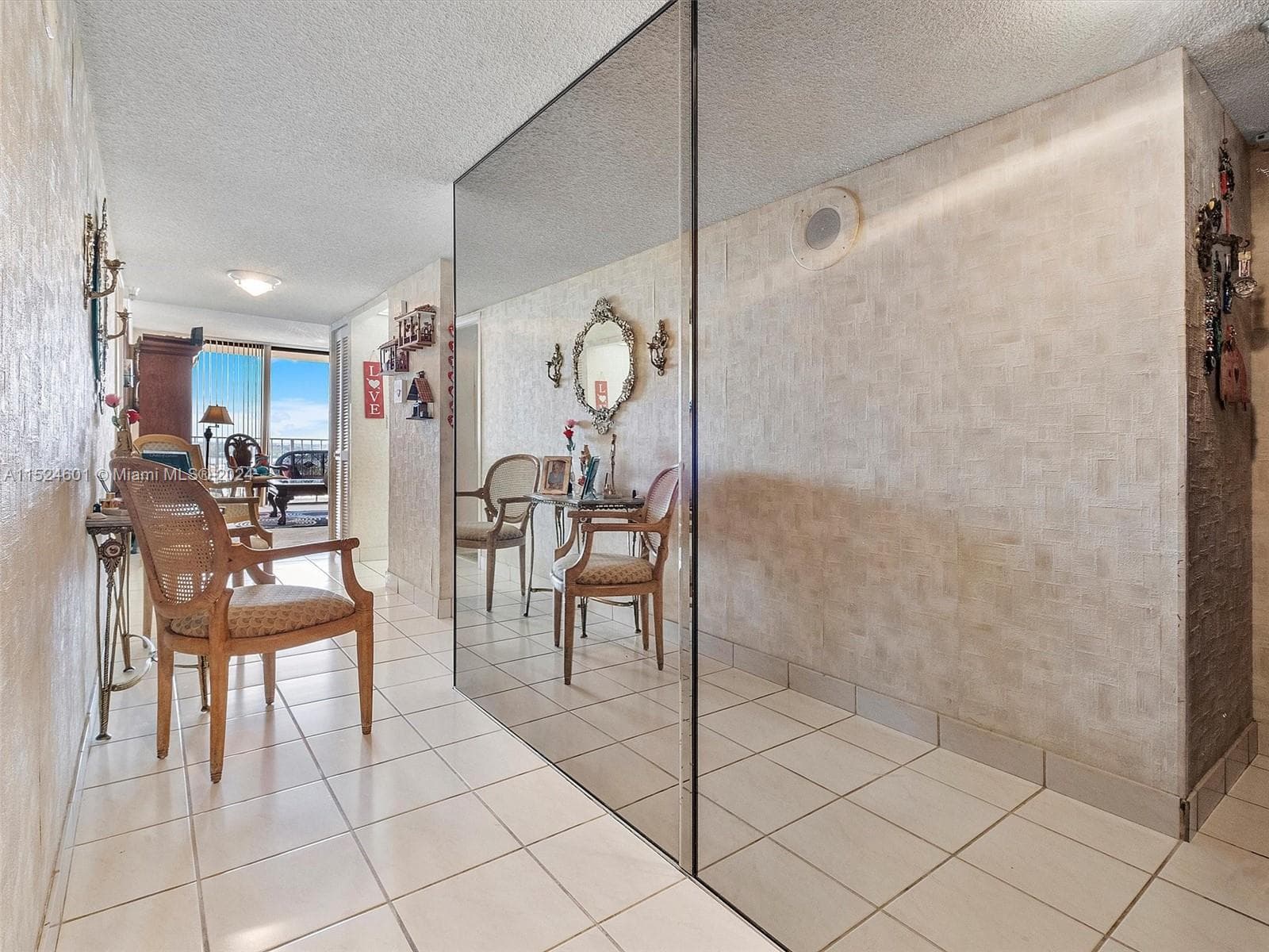 290 174th St 1809 photo 3