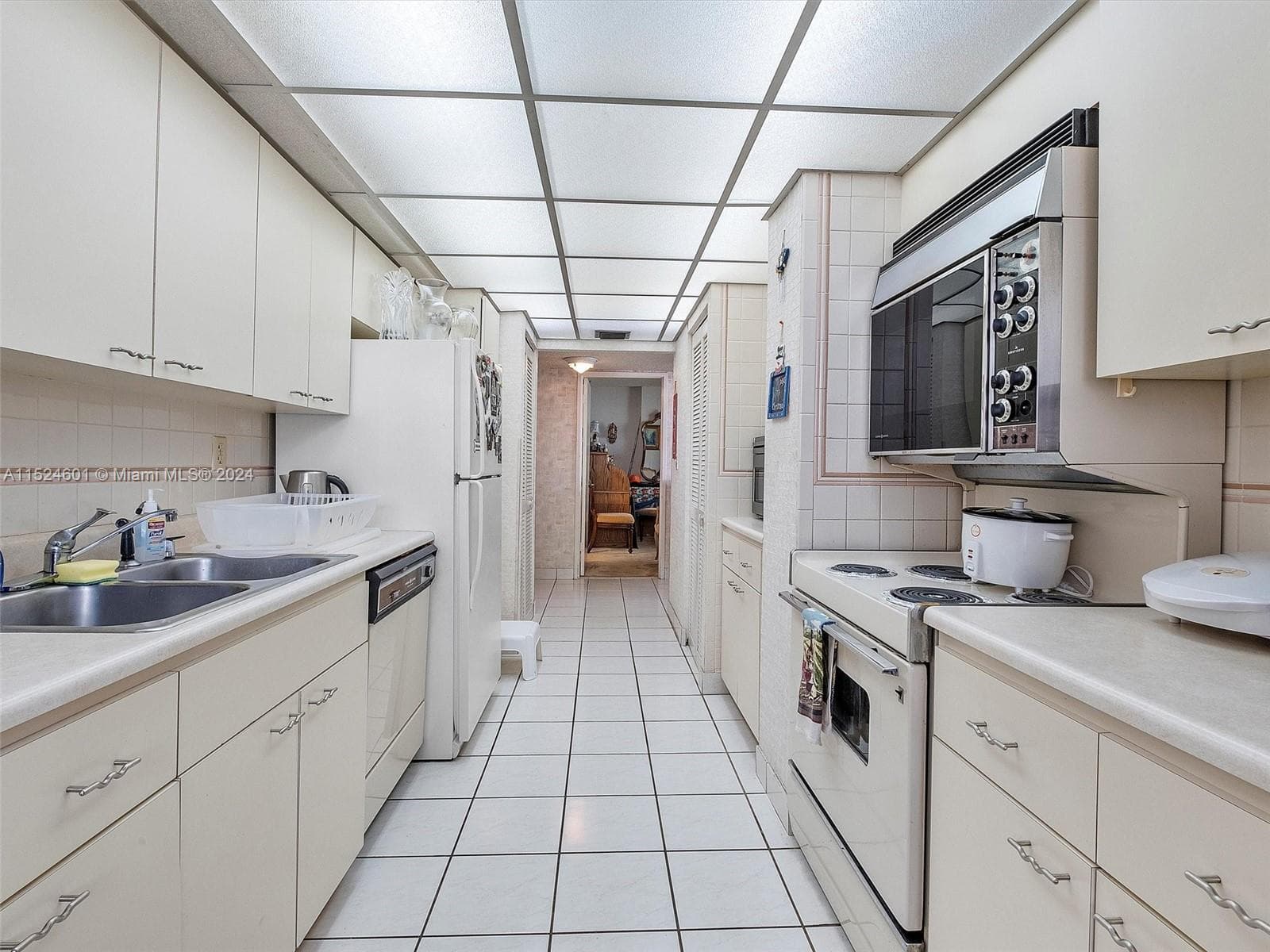 290 174th St 1809 photo 11