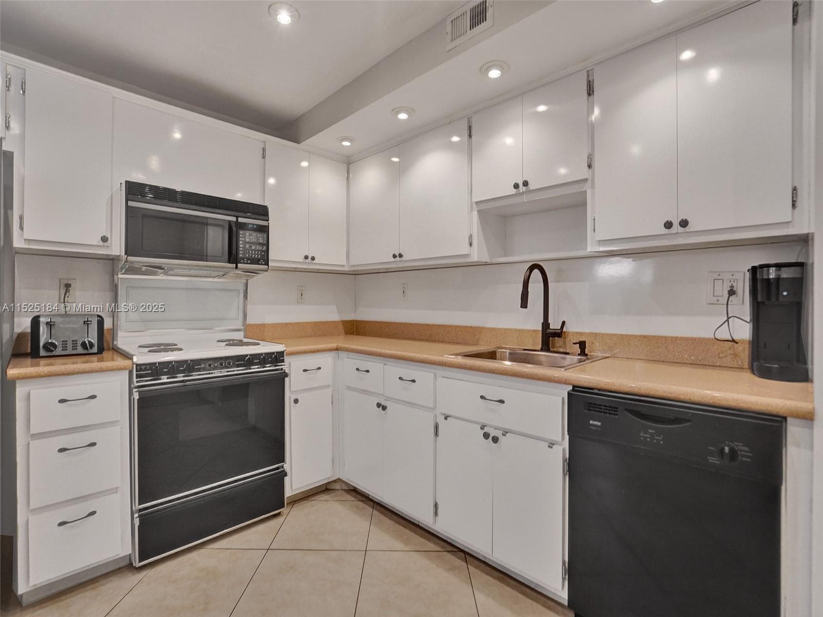 1600 Ocean Dr 12E photo 2