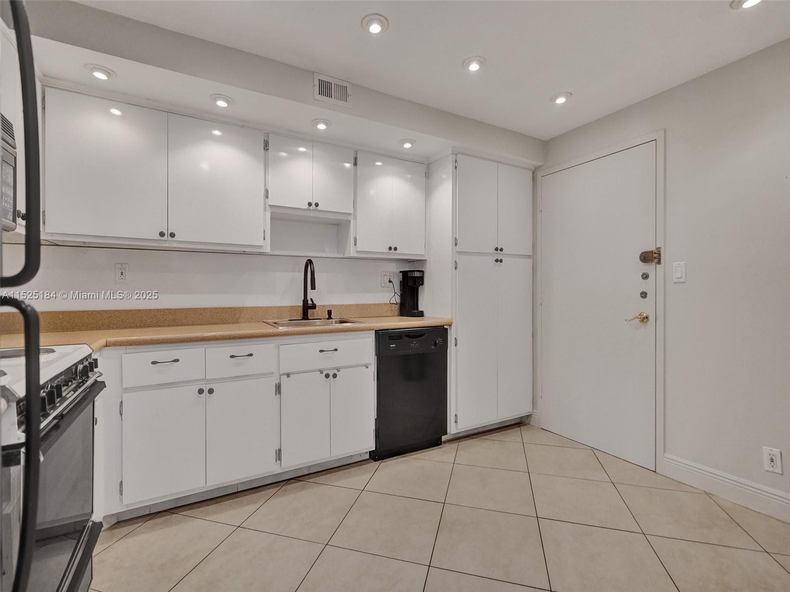 1600 Ocean Dr 12E photo 17
