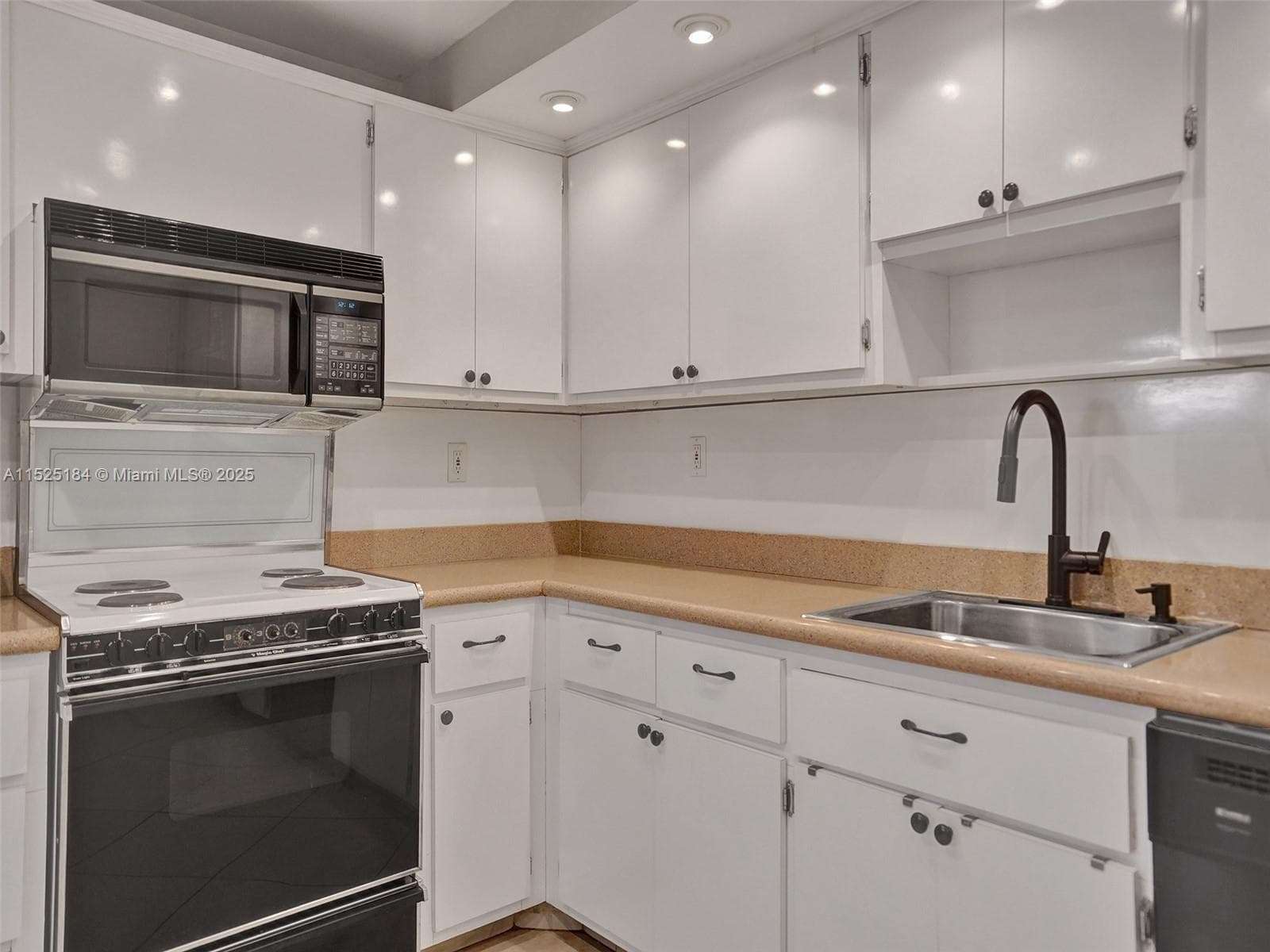 1600 Ocean Dr 12E photo 18