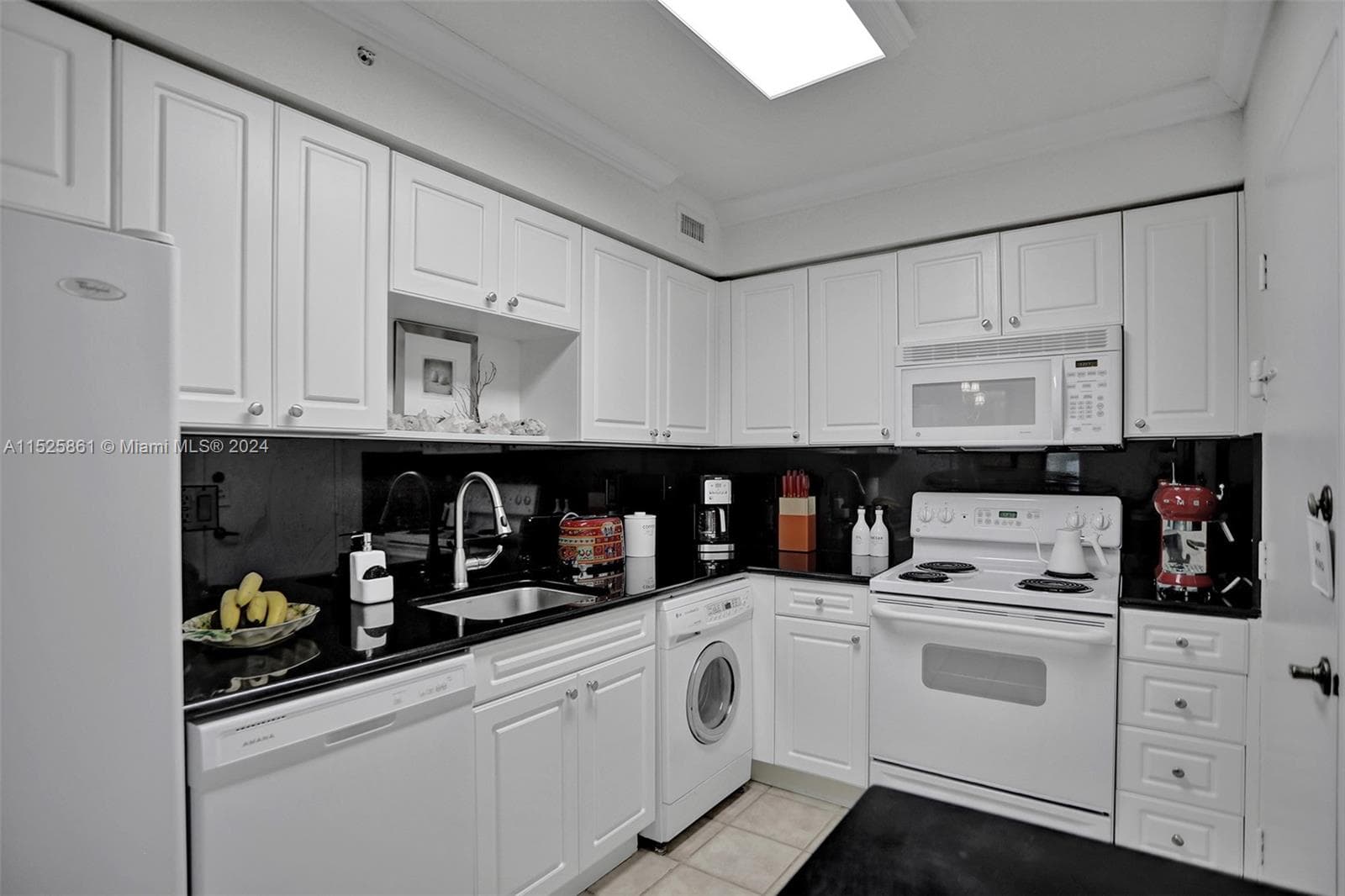 2501 S Ocean Dr (Avail. May 5th,2026) 314 photo 13