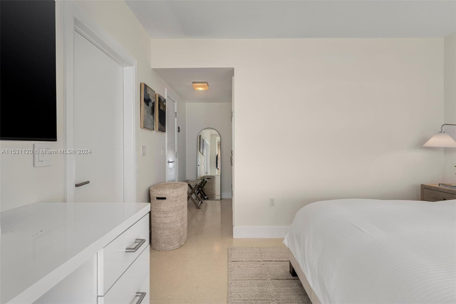 101 Ocean Dr 907 photo 23