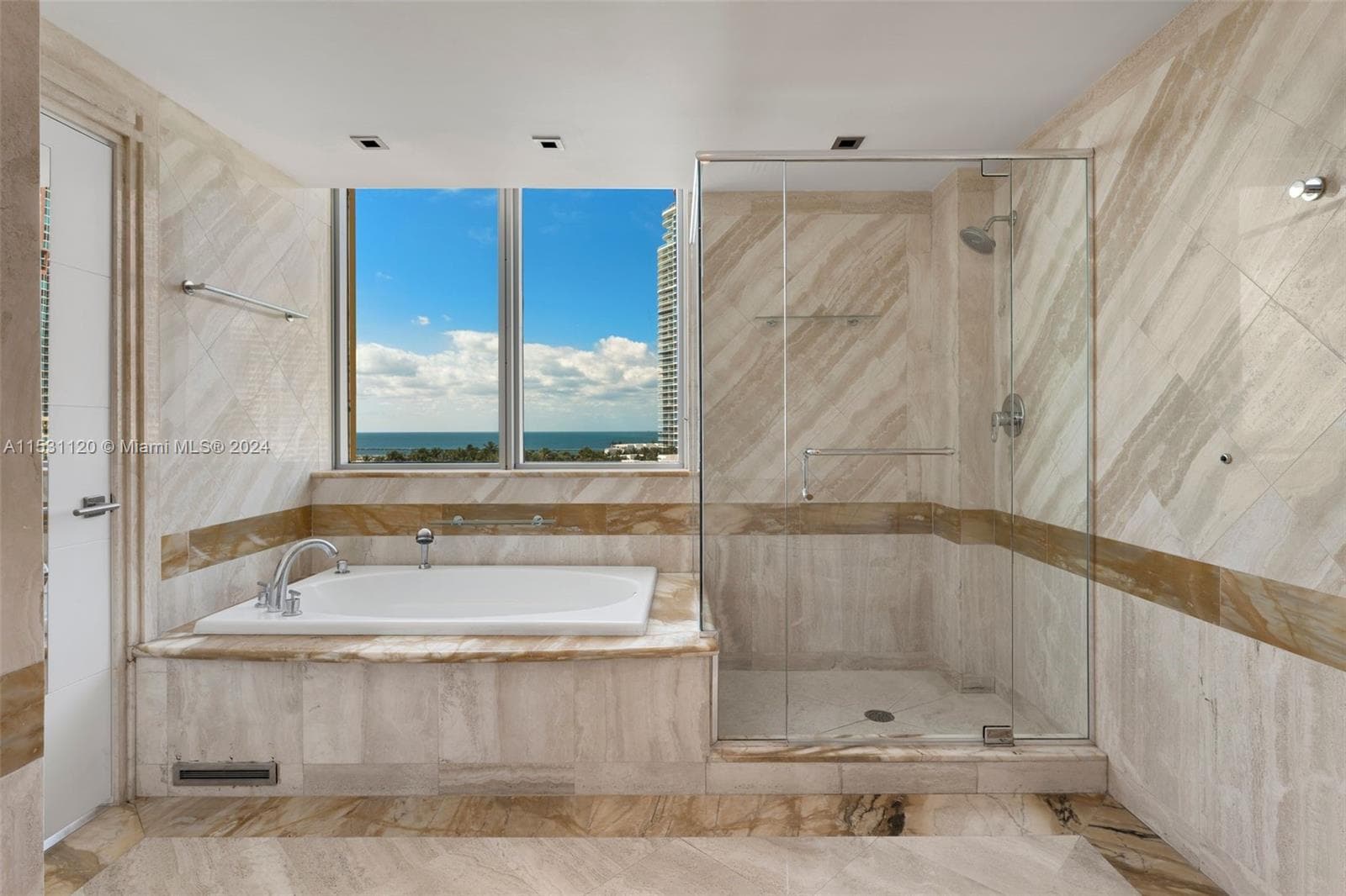 101 Ocean Dr 907 photo 16