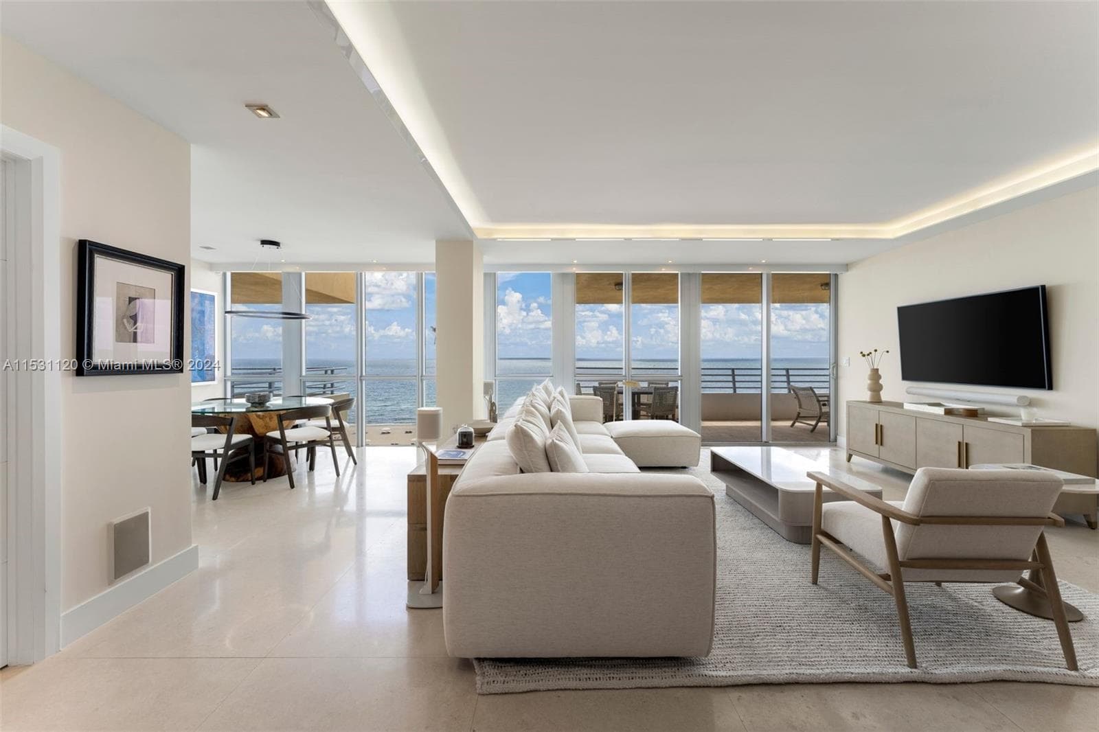 101 Ocean Dr 907 photo 3