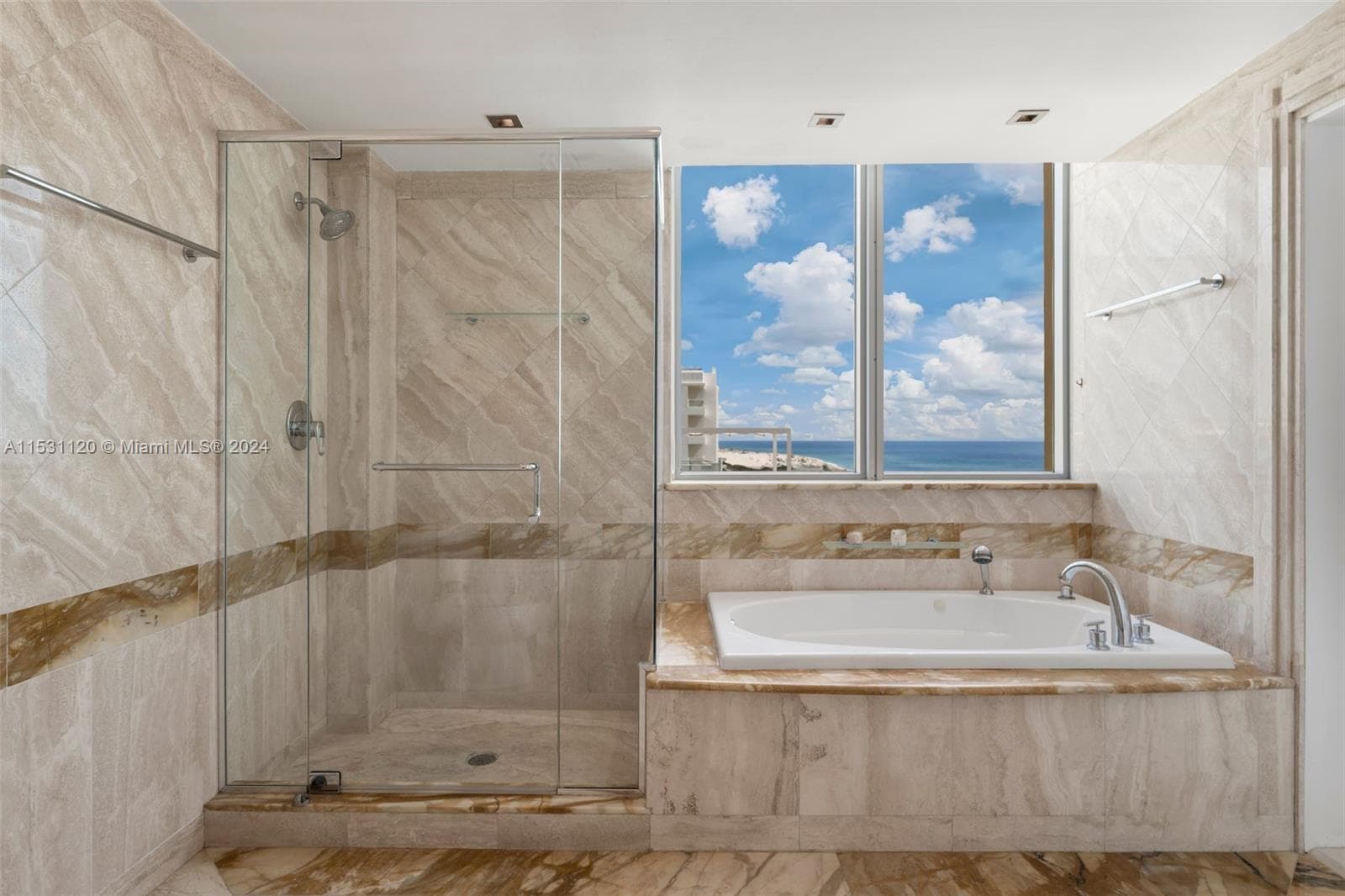 101 Ocean Dr 907 photo 20