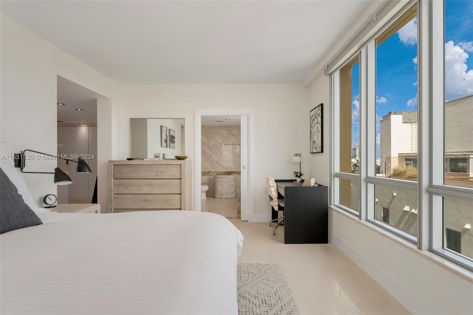 101 Ocean Dr 907 photo 15