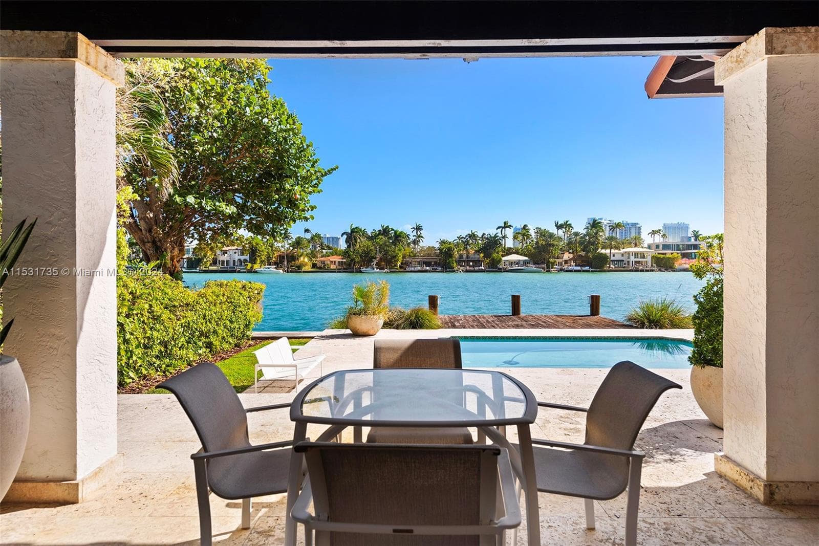 527 E Dilido Dr photo 23