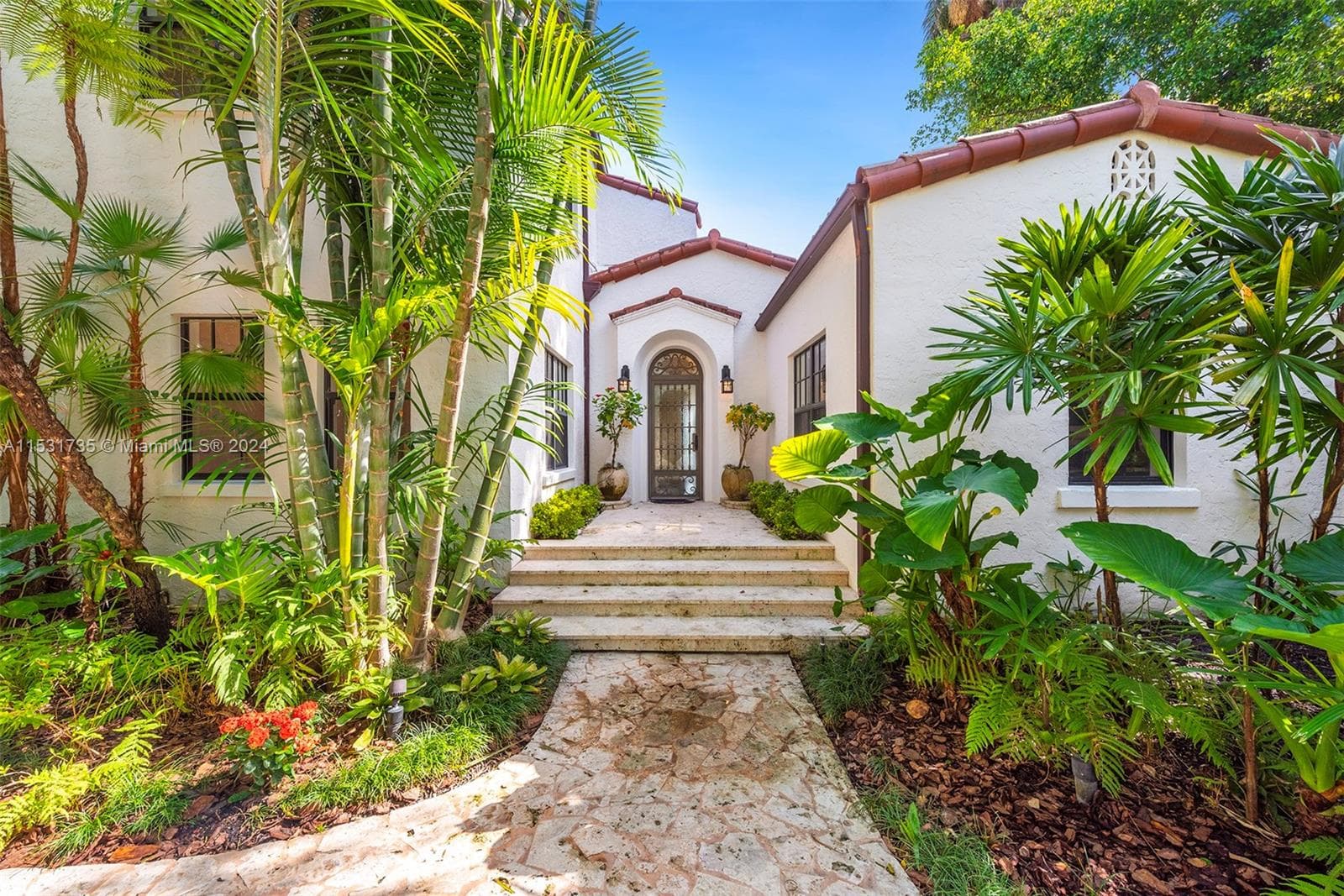 527 E Dilido Dr photo 9