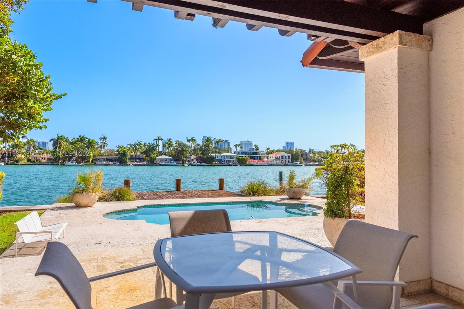 527 E Dilido Dr photo 24