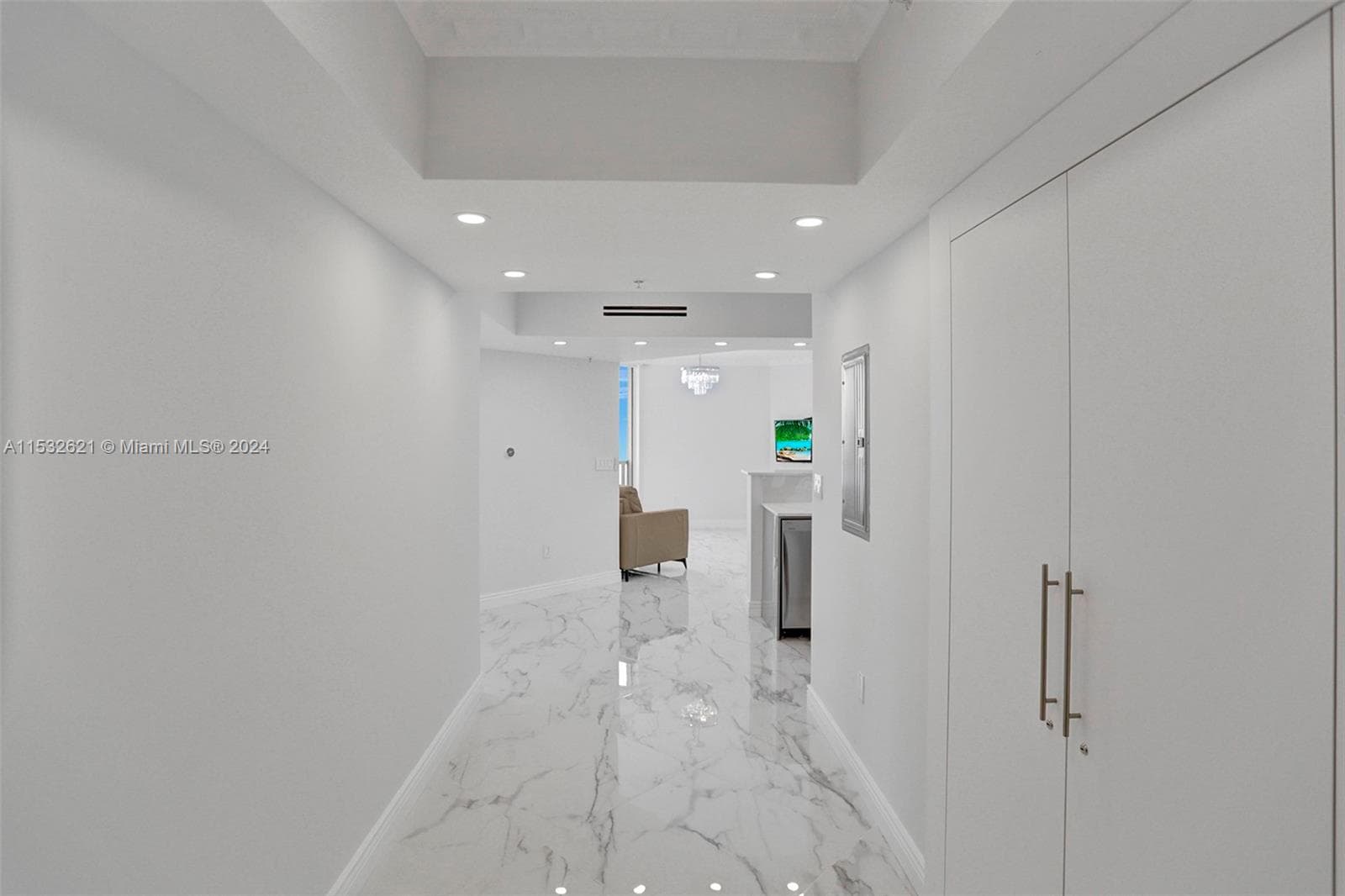 16699 Collins Ave 2209 photo 2