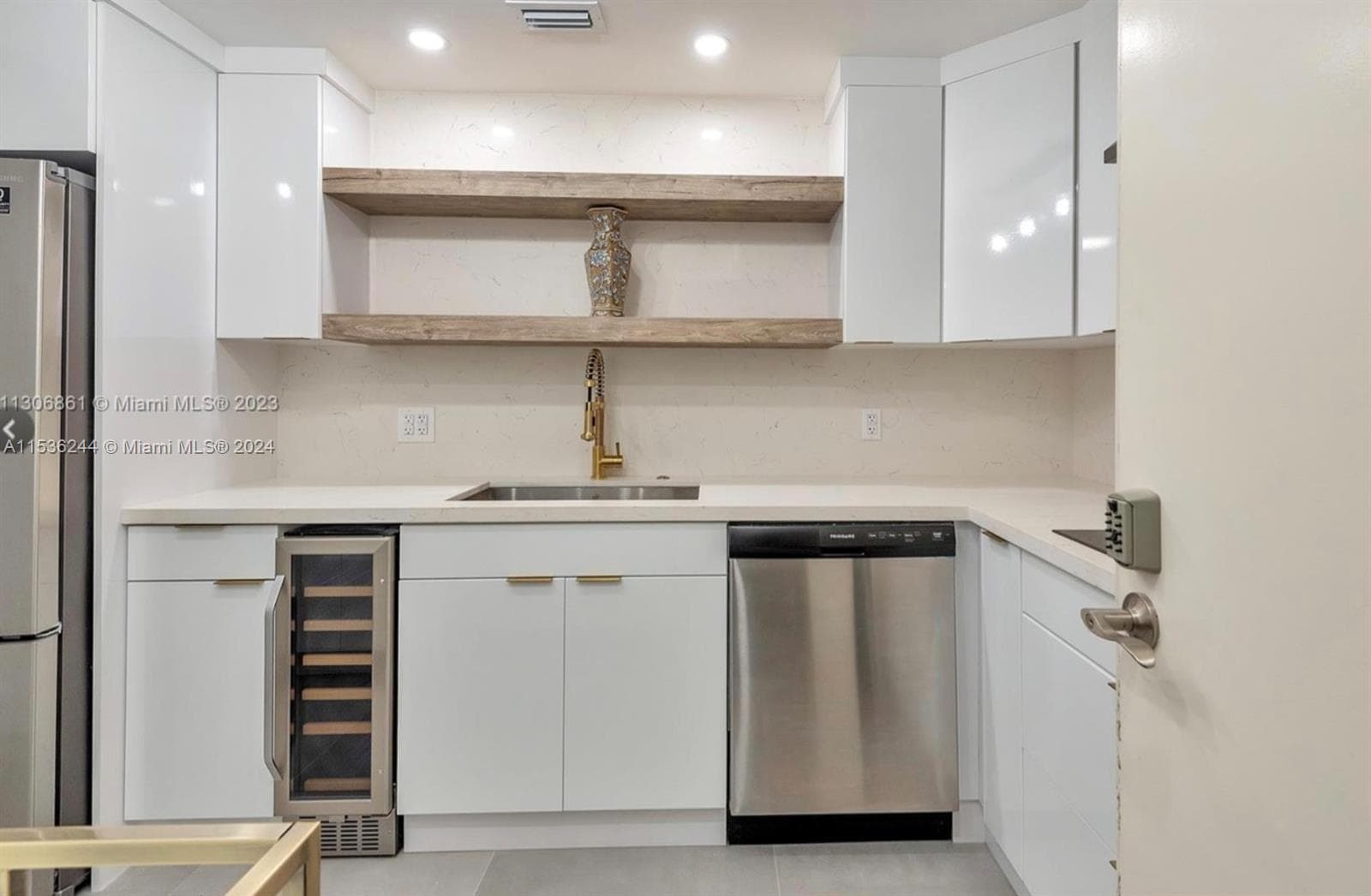 4001 Ocean Dr 9F photo 5