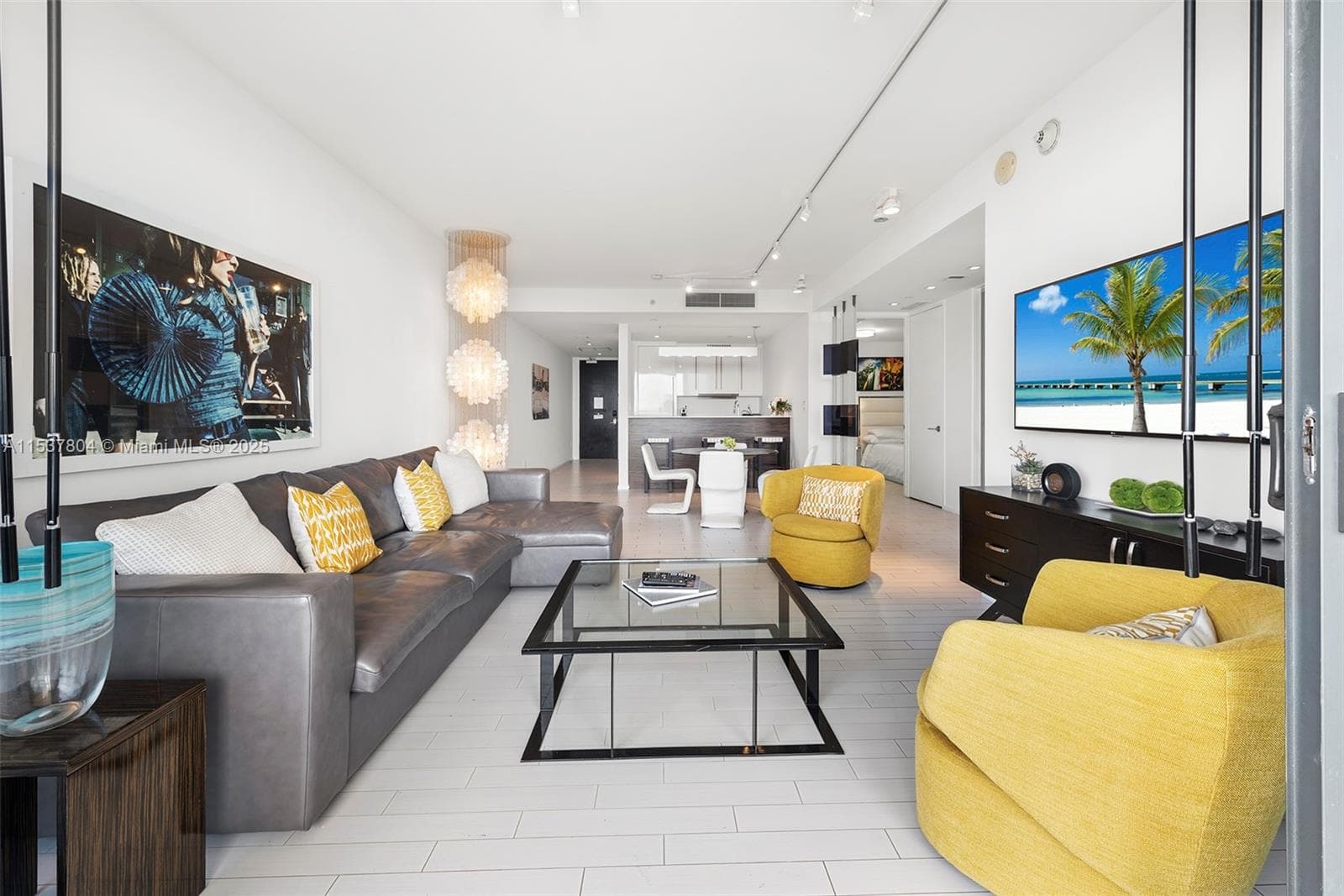 2201 Collins Ave 814 photo 8