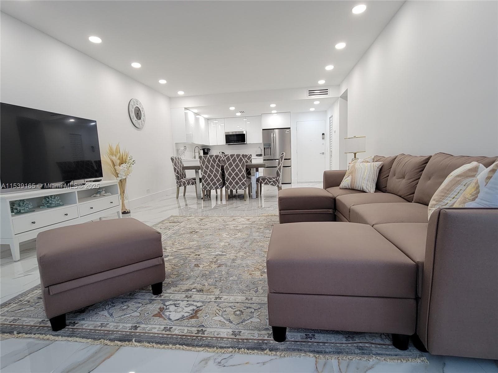 3505 S Ocean Dr 1509 photo 6