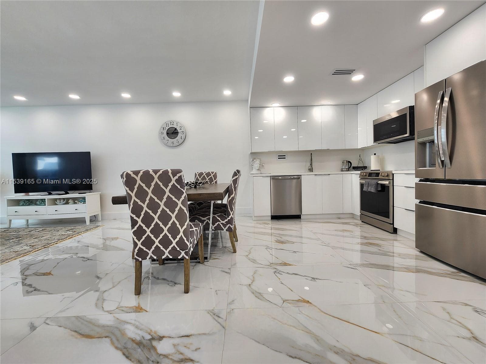 3505 S Ocean Dr 1509 photo 7