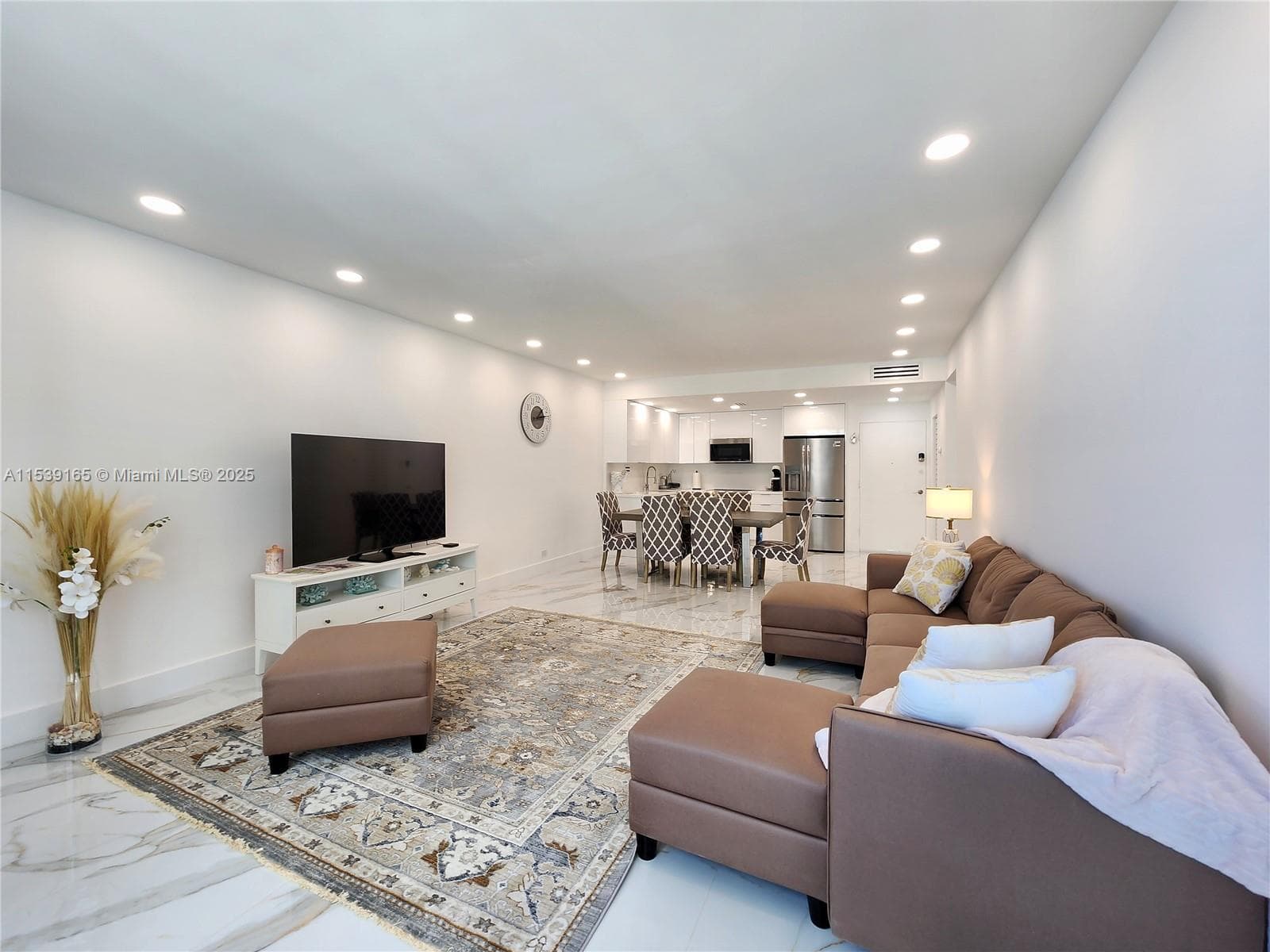 3505 S Ocean Dr 1509 photo 5