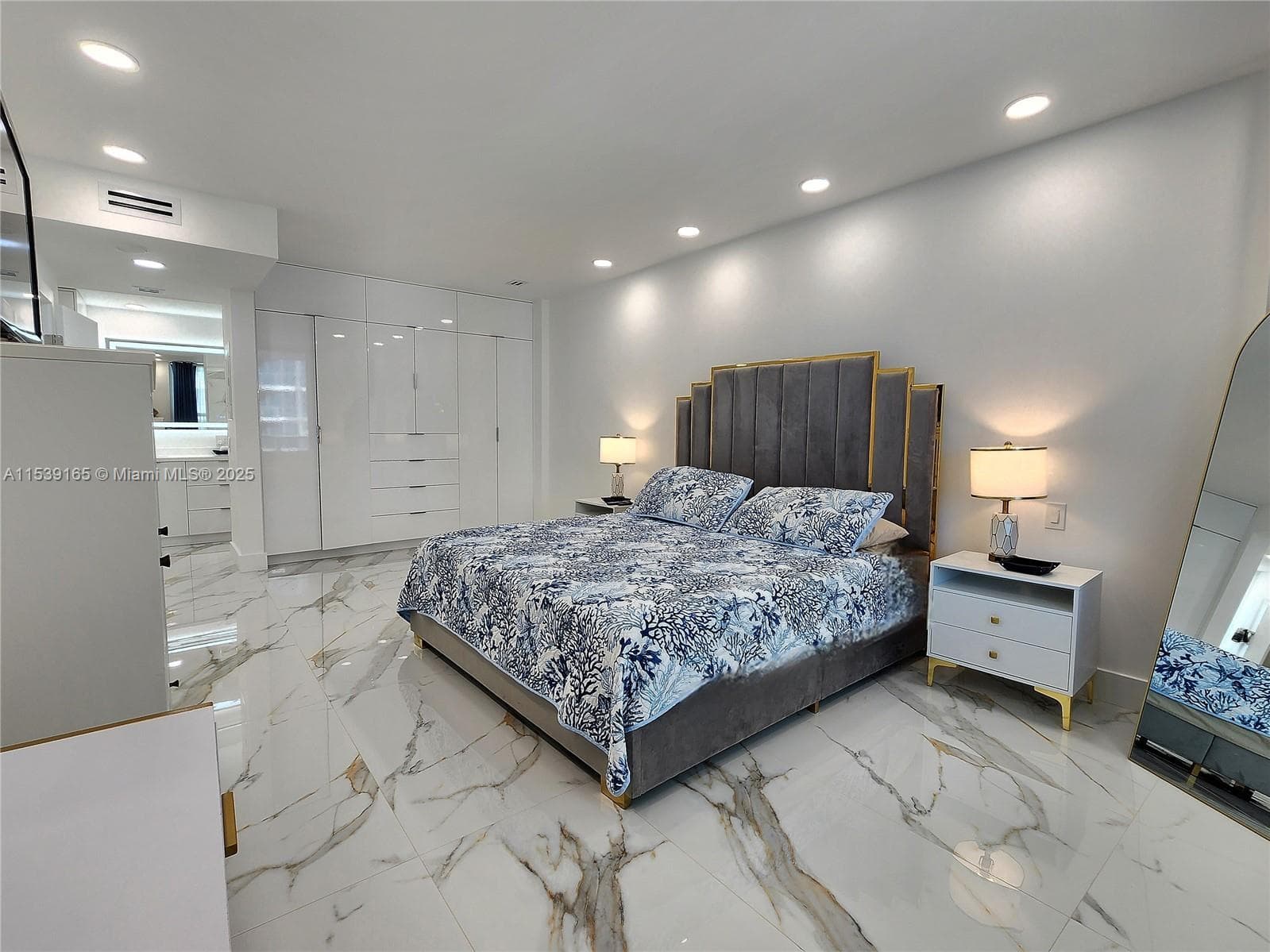 3505 S Ocean Dr 1509 photo 14