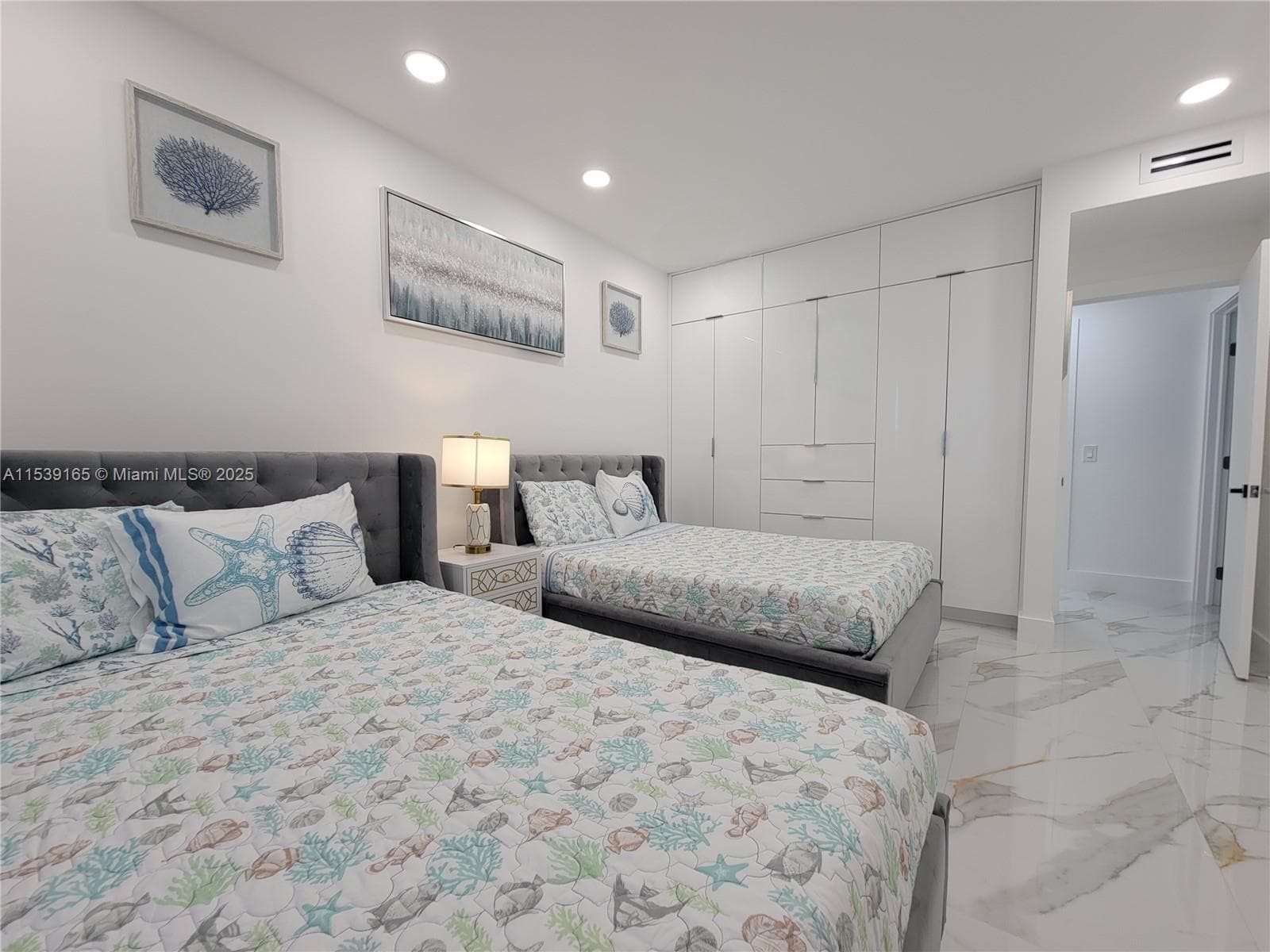 3505 S Ocean Dr 1509 photo 25