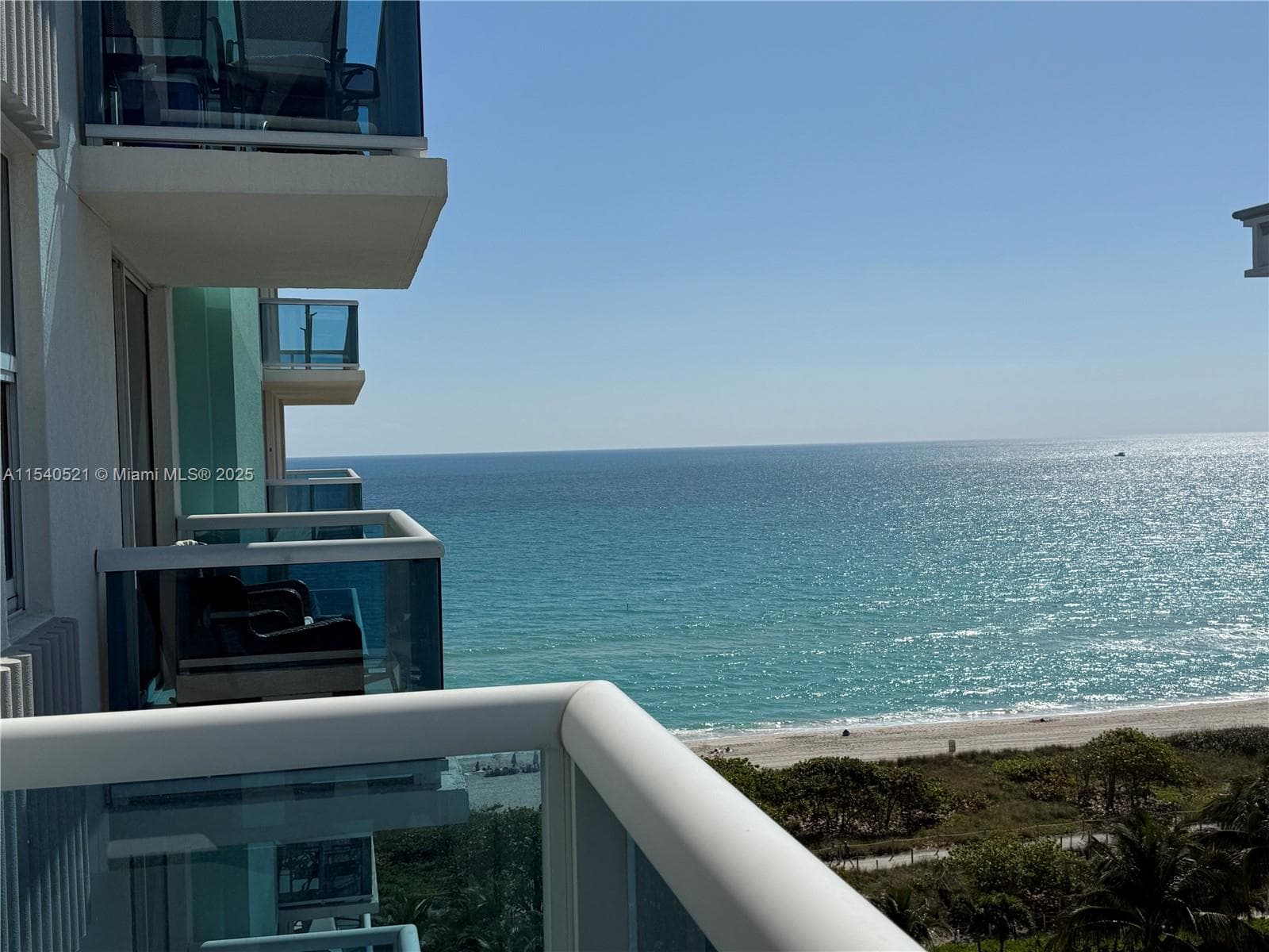 9201 Collins Ave 1023 photo 2