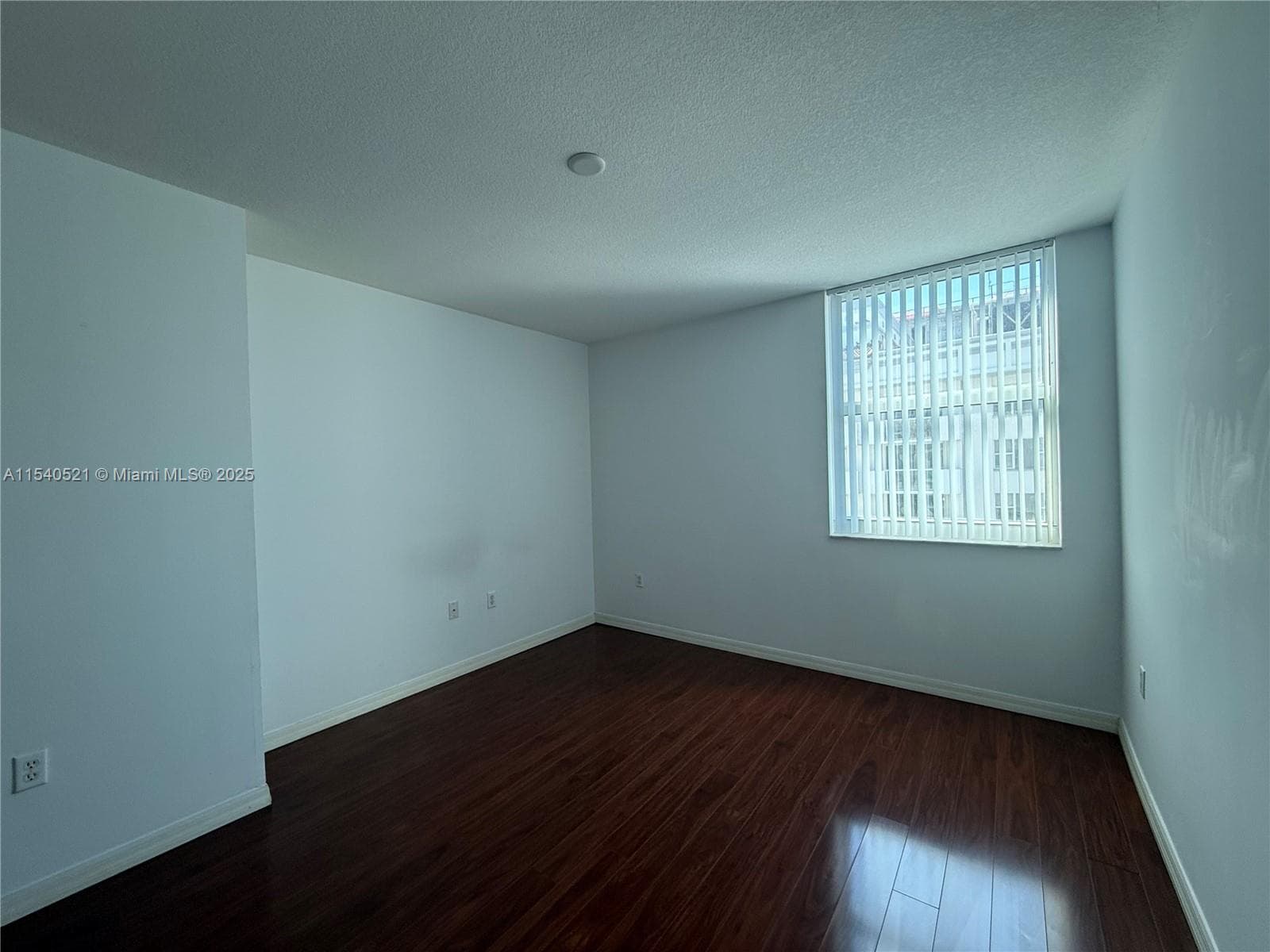 9201 Collins Ave 1023 photo 17
