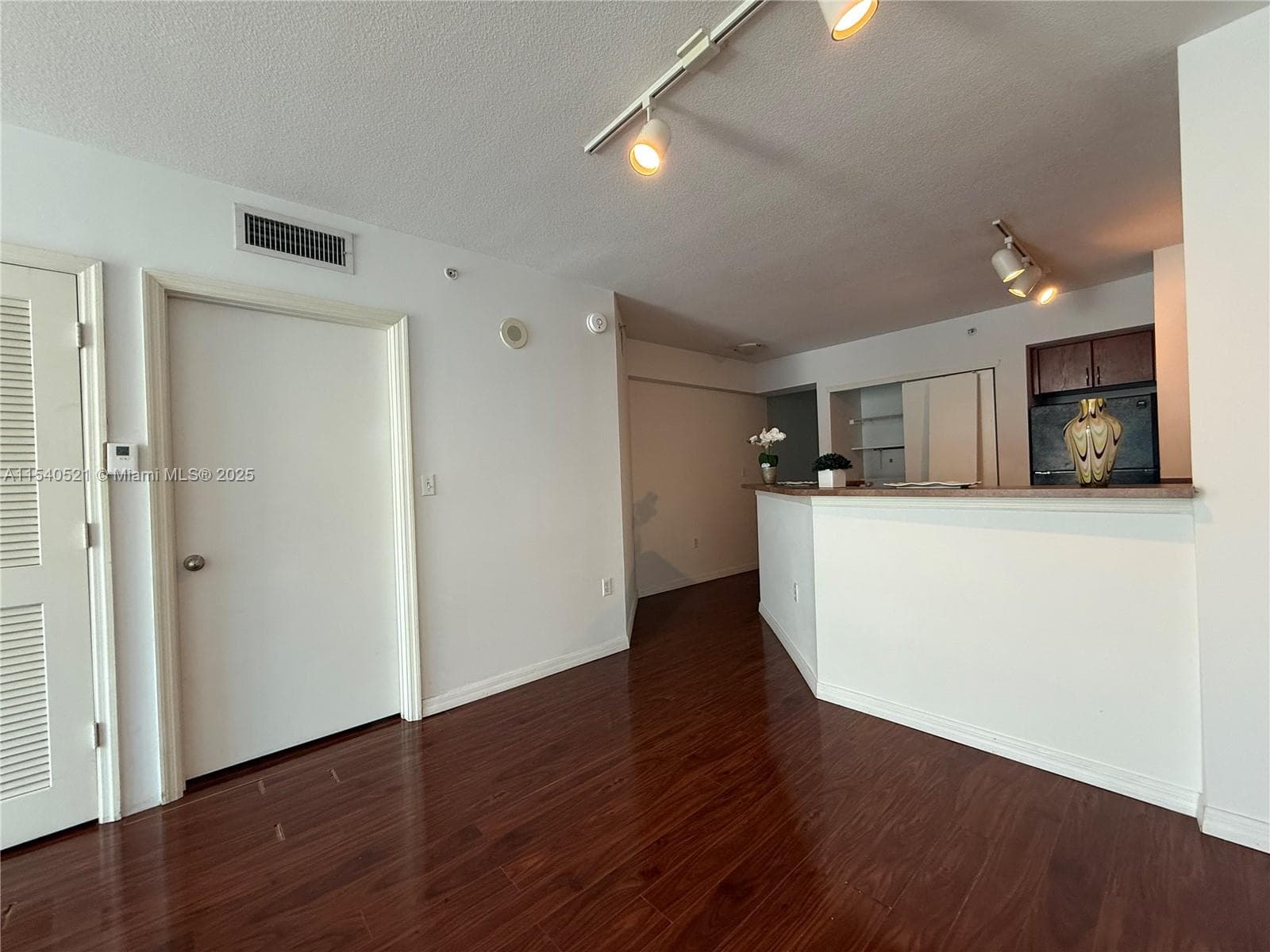 9201 Collins Ave 1023 photo 12