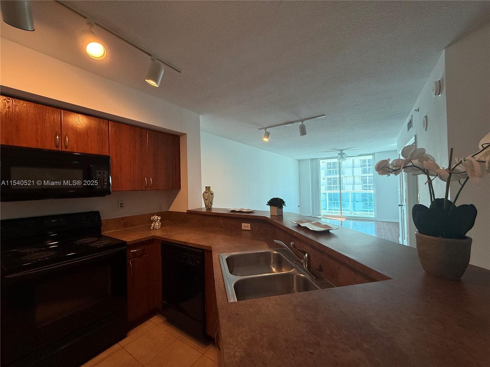 9201 Collins Ave 1023 photo 9