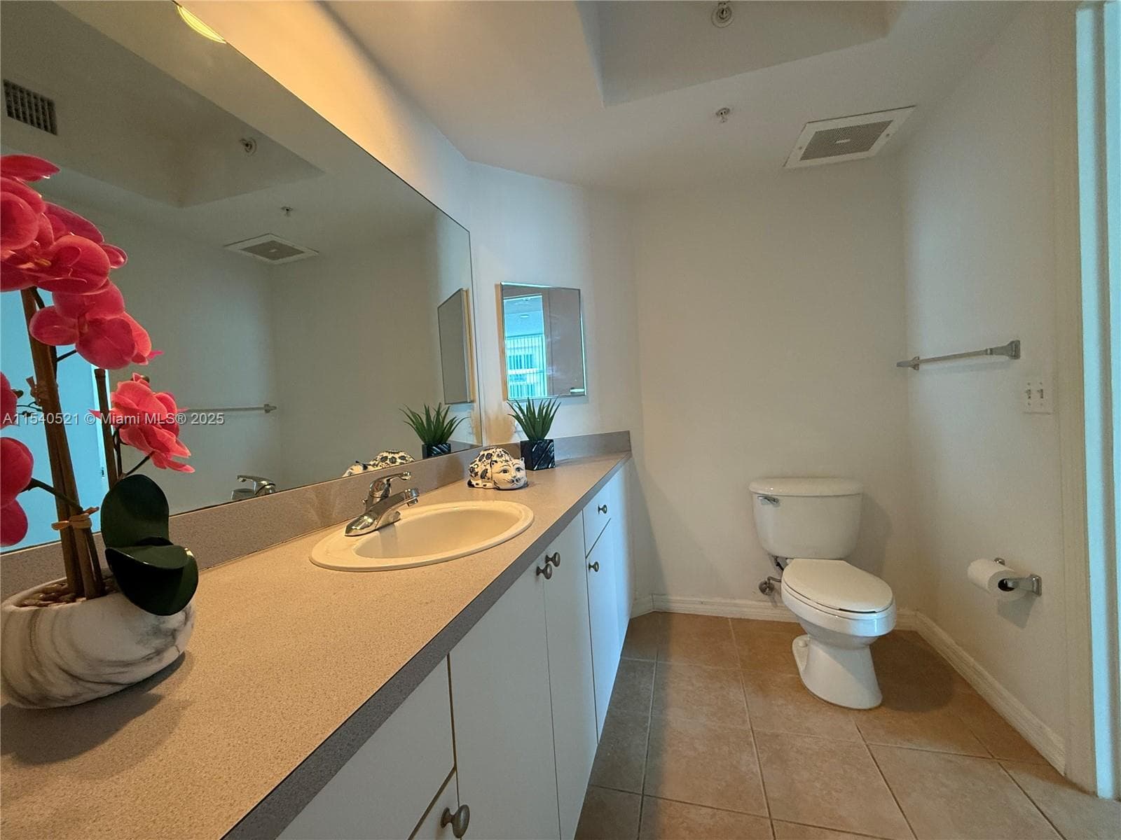 9201 Collins Ave 1023 photo 14