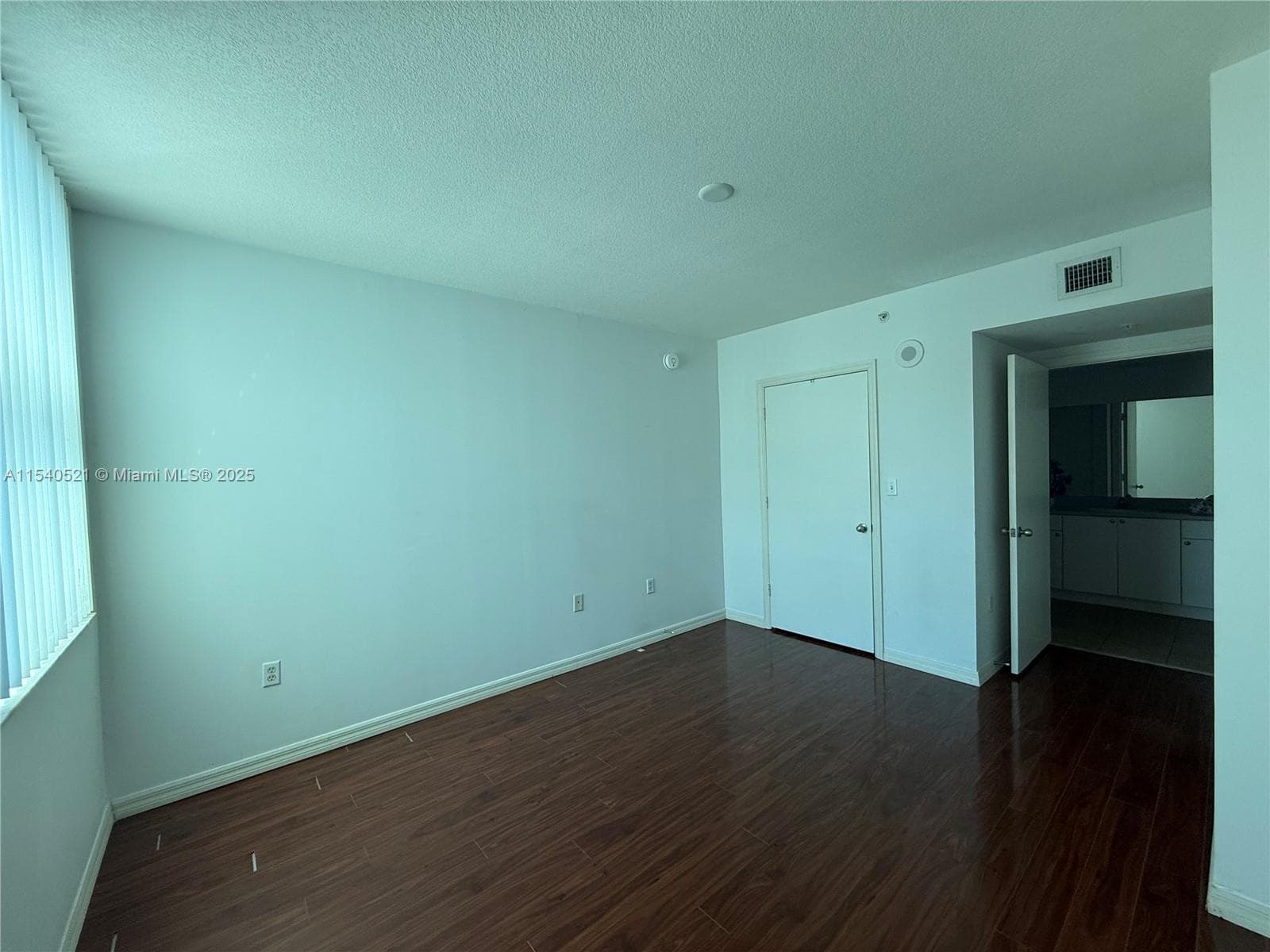9201 Collins Ave 1023 photo 18