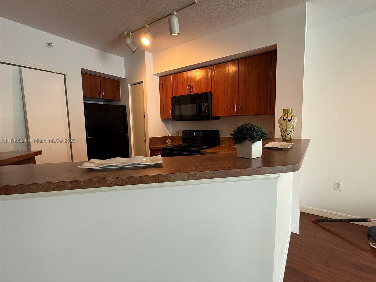 9201 Collins Ave 1023 photo 8
