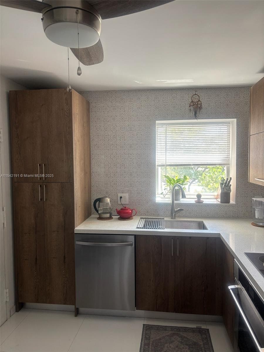 1865 S Ocean Dr 4F photo 4