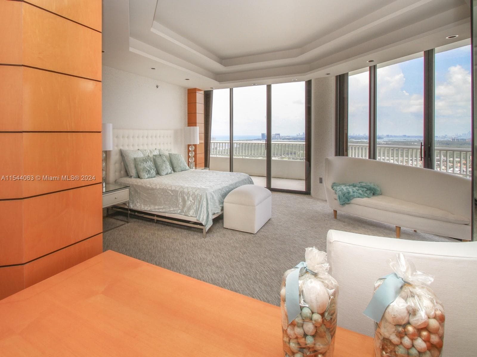 2000 Island Blvd PH 7 photo 23