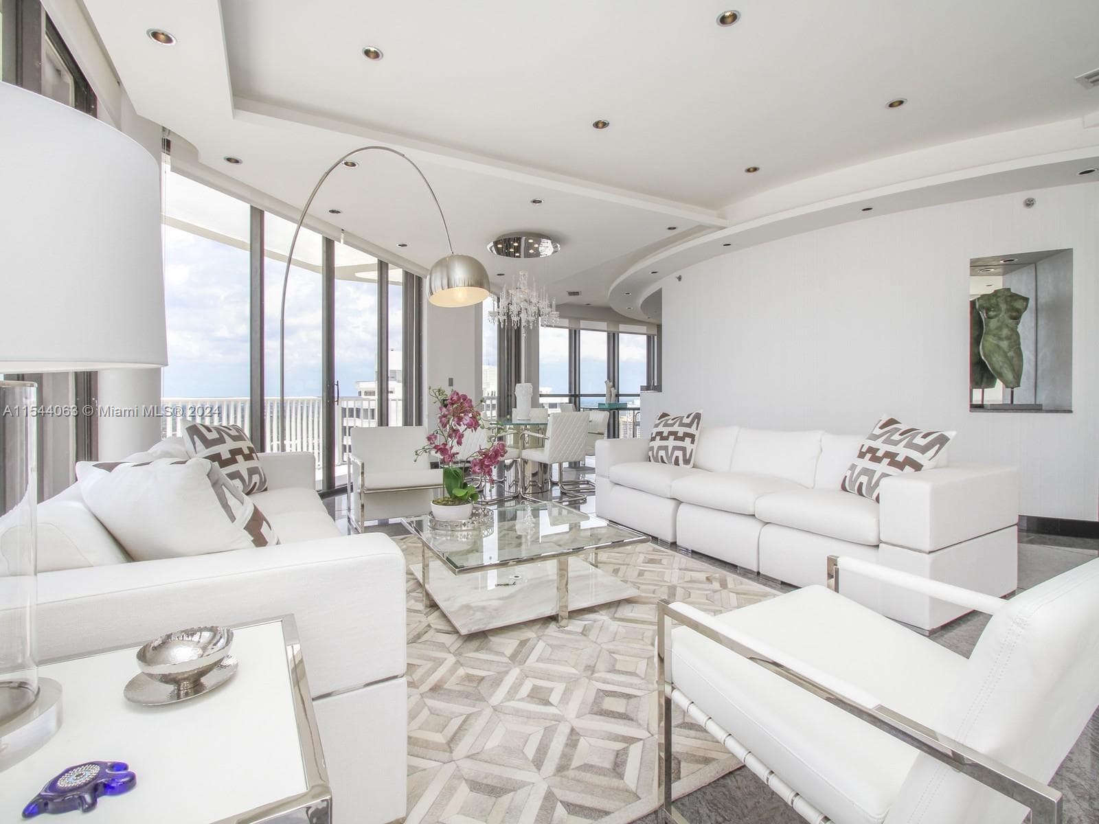 2000 Island Blvd PH 7 photo 13