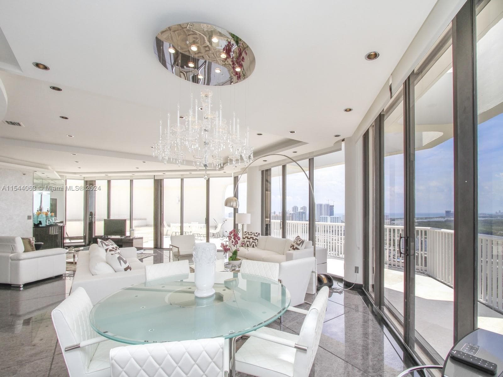 2000 Island Blvd PH 7 photo 5