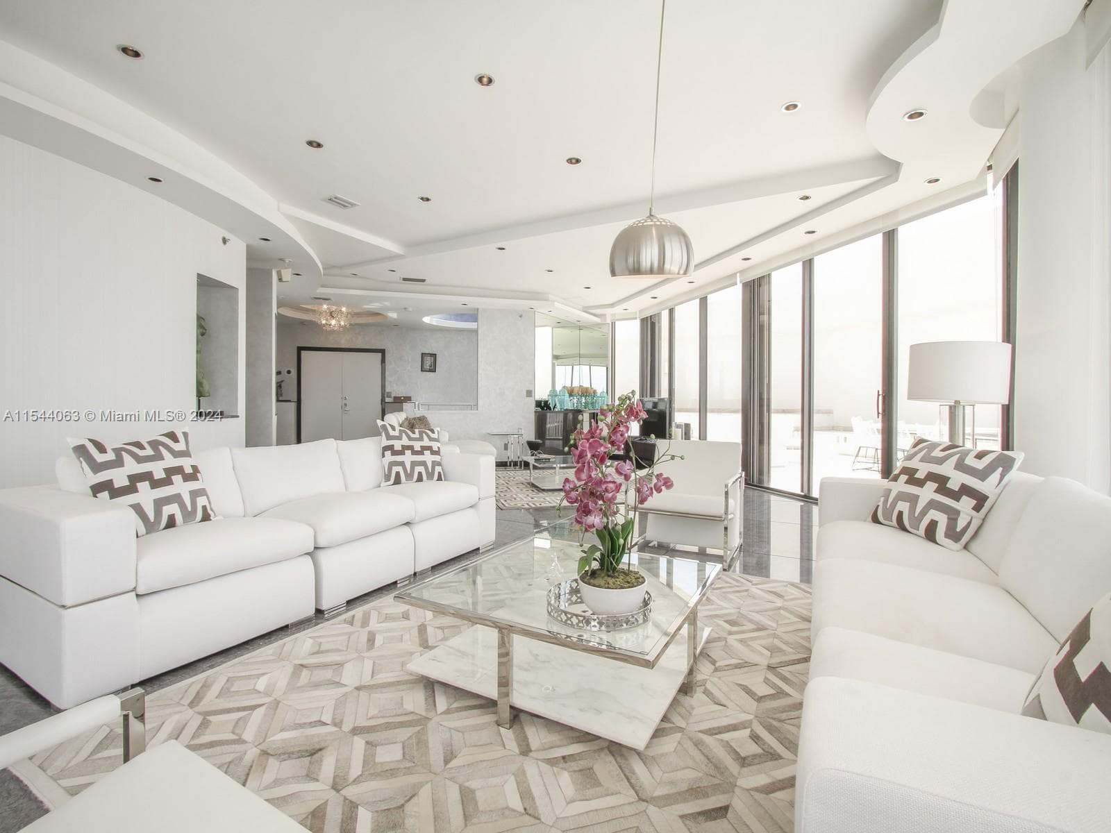 2000 Island Blvd PH 7 photo 14